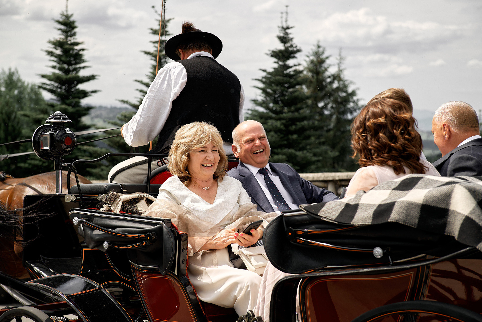 Wedding in mountains. Calgary wedding photographer. Andrii Bielikov