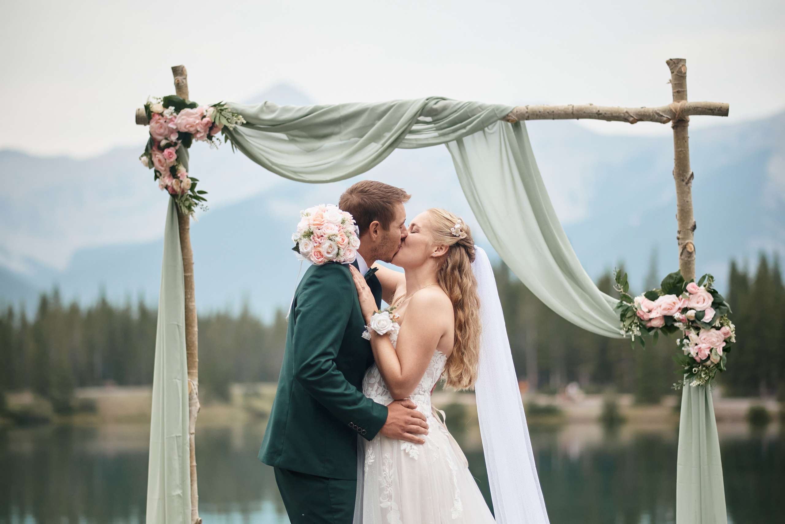 Natalie&Mat. A small, intimate wedding at Forgetmenot Lake, Kananaskis Park. Calgary wedding photographer. Andrii Bielikov