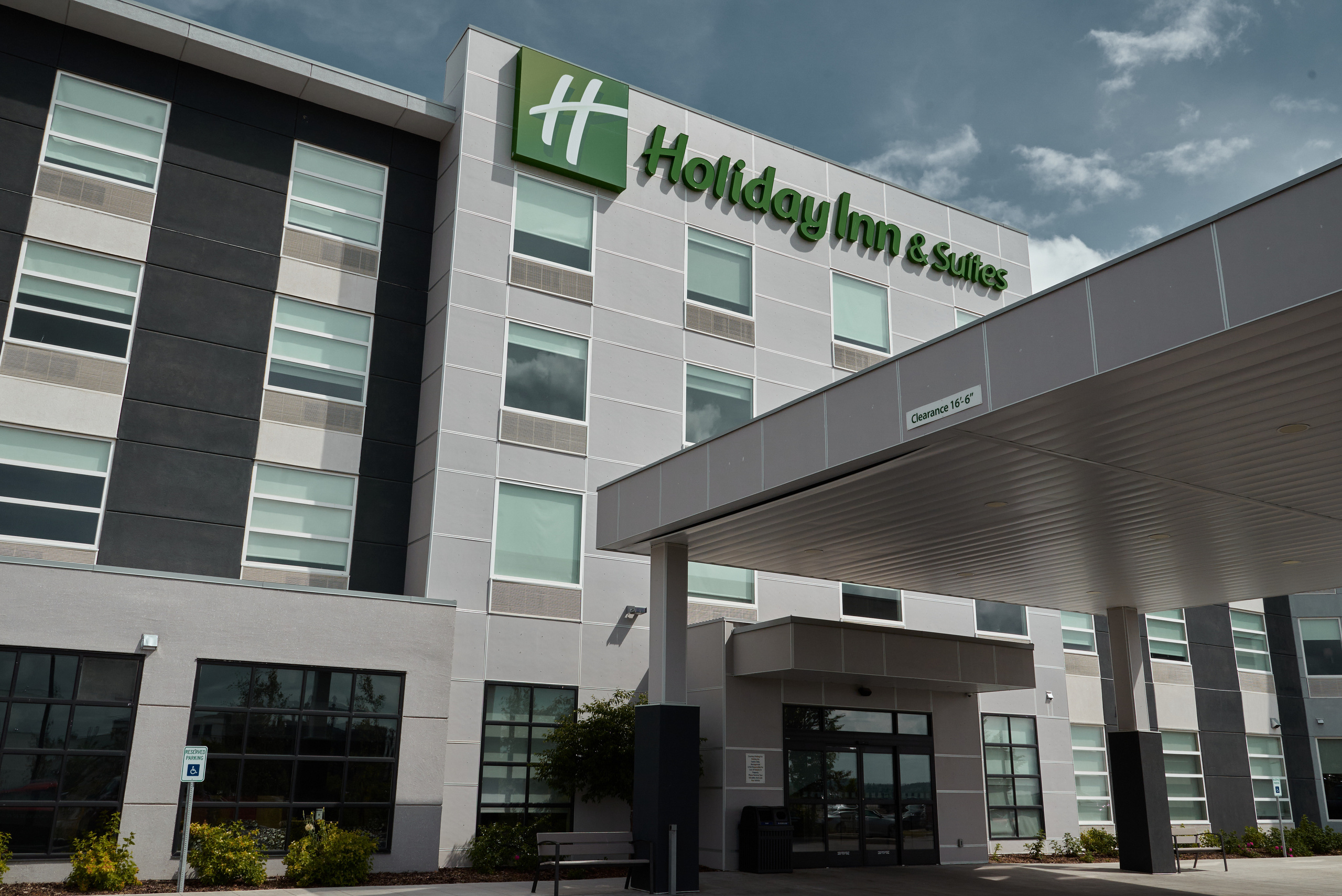 Wedding in Calgary Heritage park. Calgary wedding photographer. Andrii Bielikov