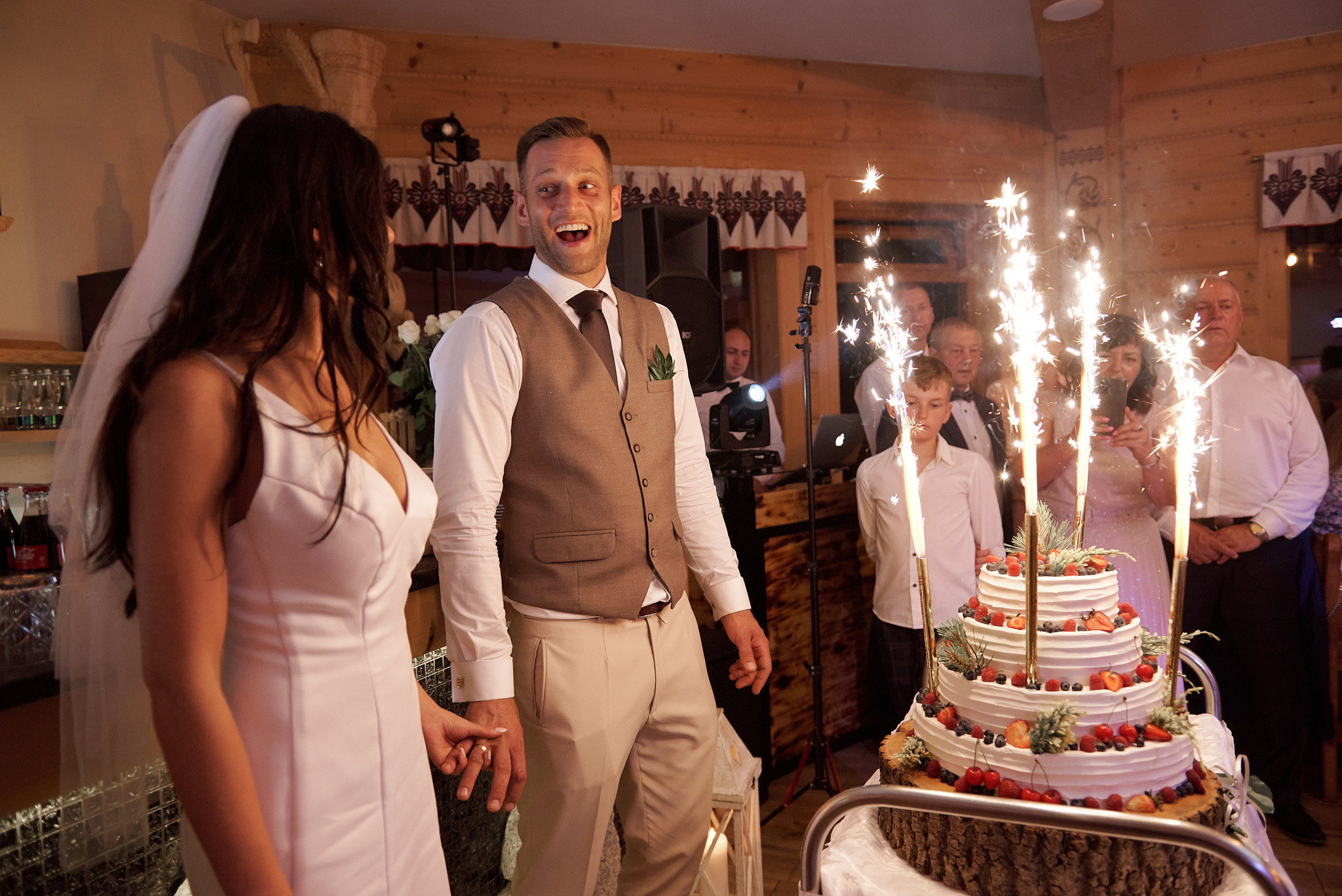 Wedding in mountains. Calgary wedding photographer. Andrii Bielikov