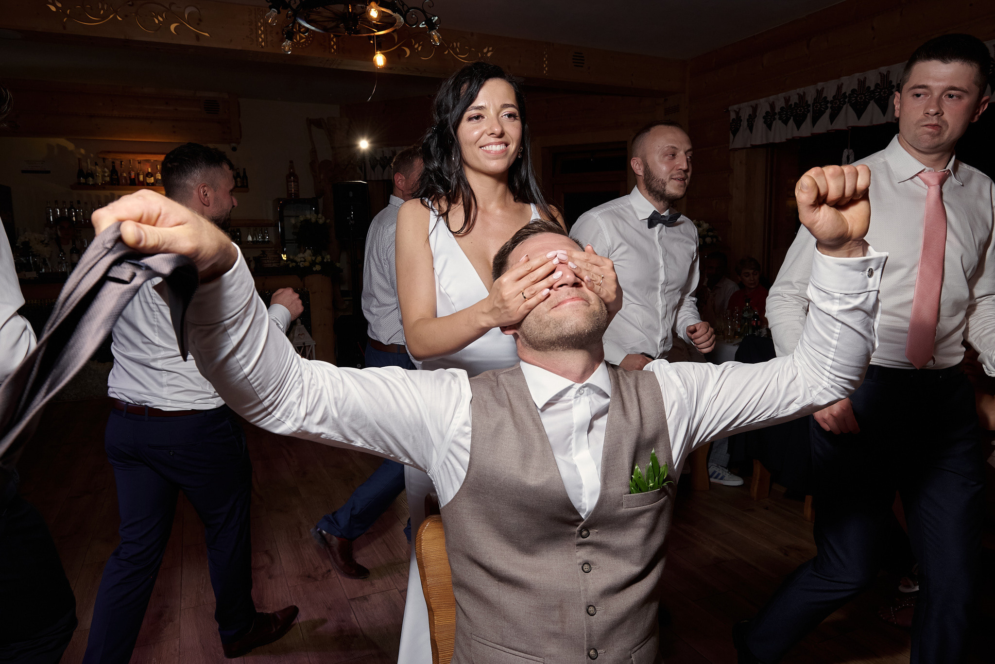 Wedding in mountains. Calgary wedding photographer. Andrii Bielikov