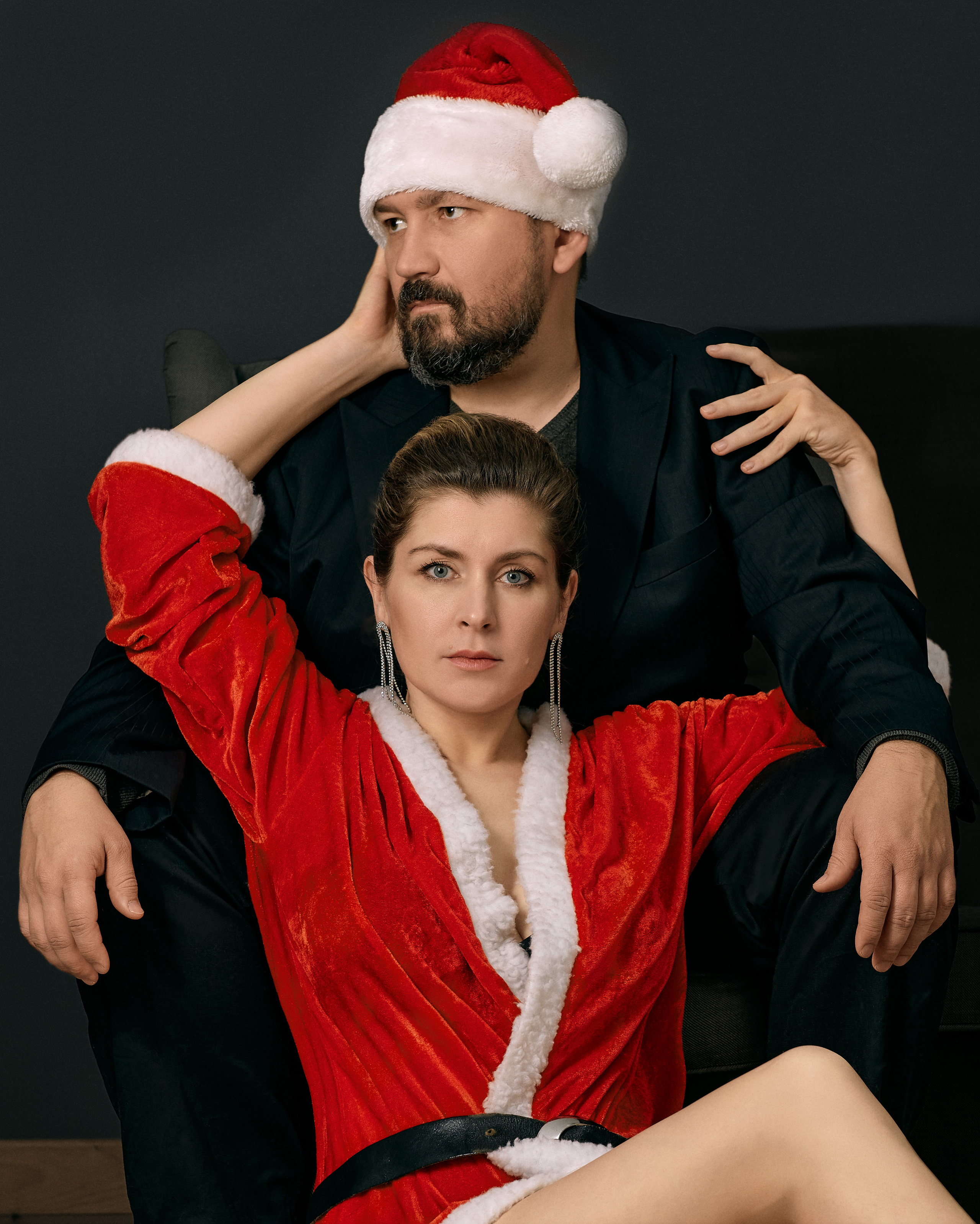 Family photoshoot in Bad Santa style