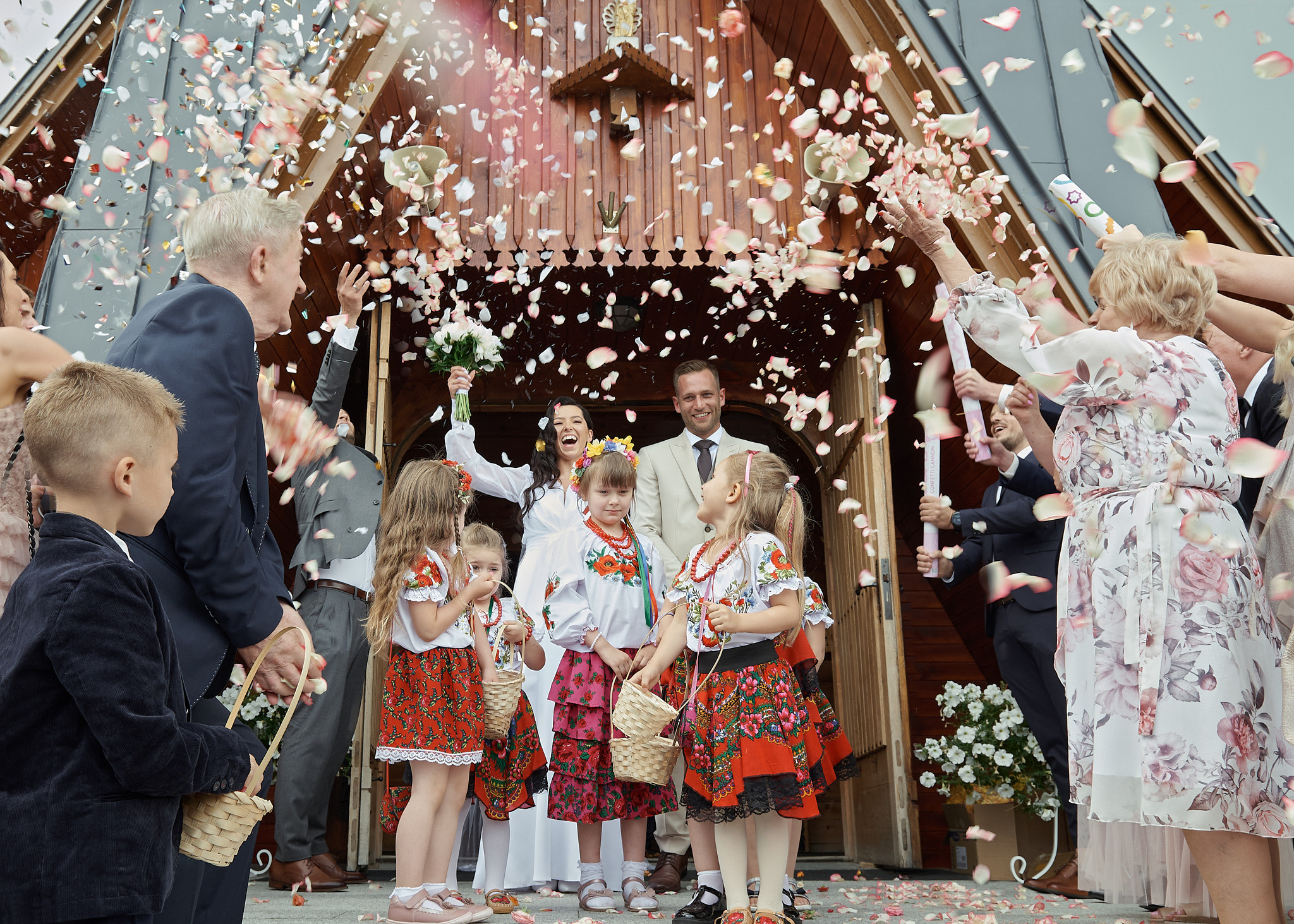 Wedding in mountains. Calgary wedding photographer. Andrii Bielikov
