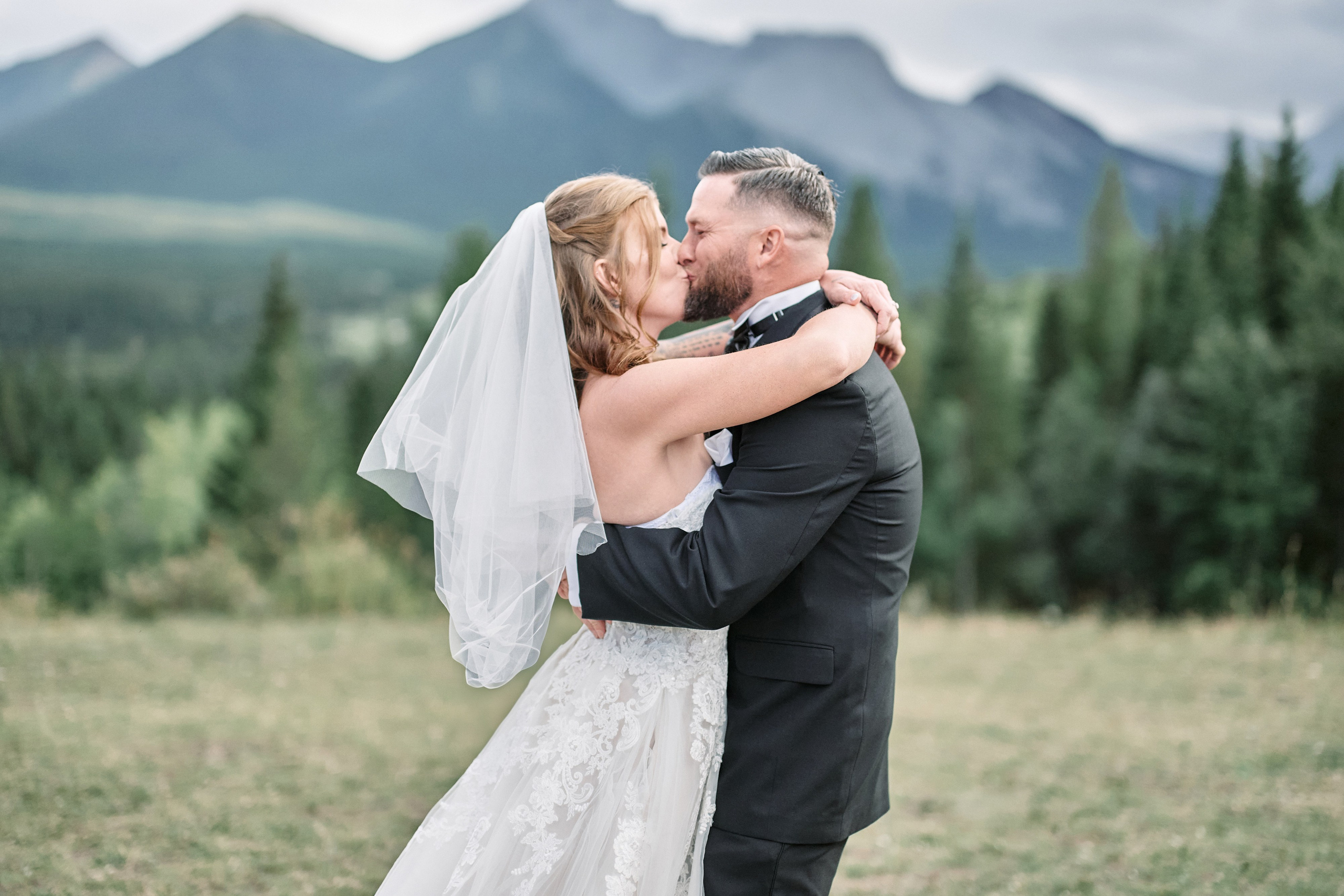 Benjamin&Courtney. Wedding in Kananaskis Park. Calgary wedding photographer. Andrii Bielikov