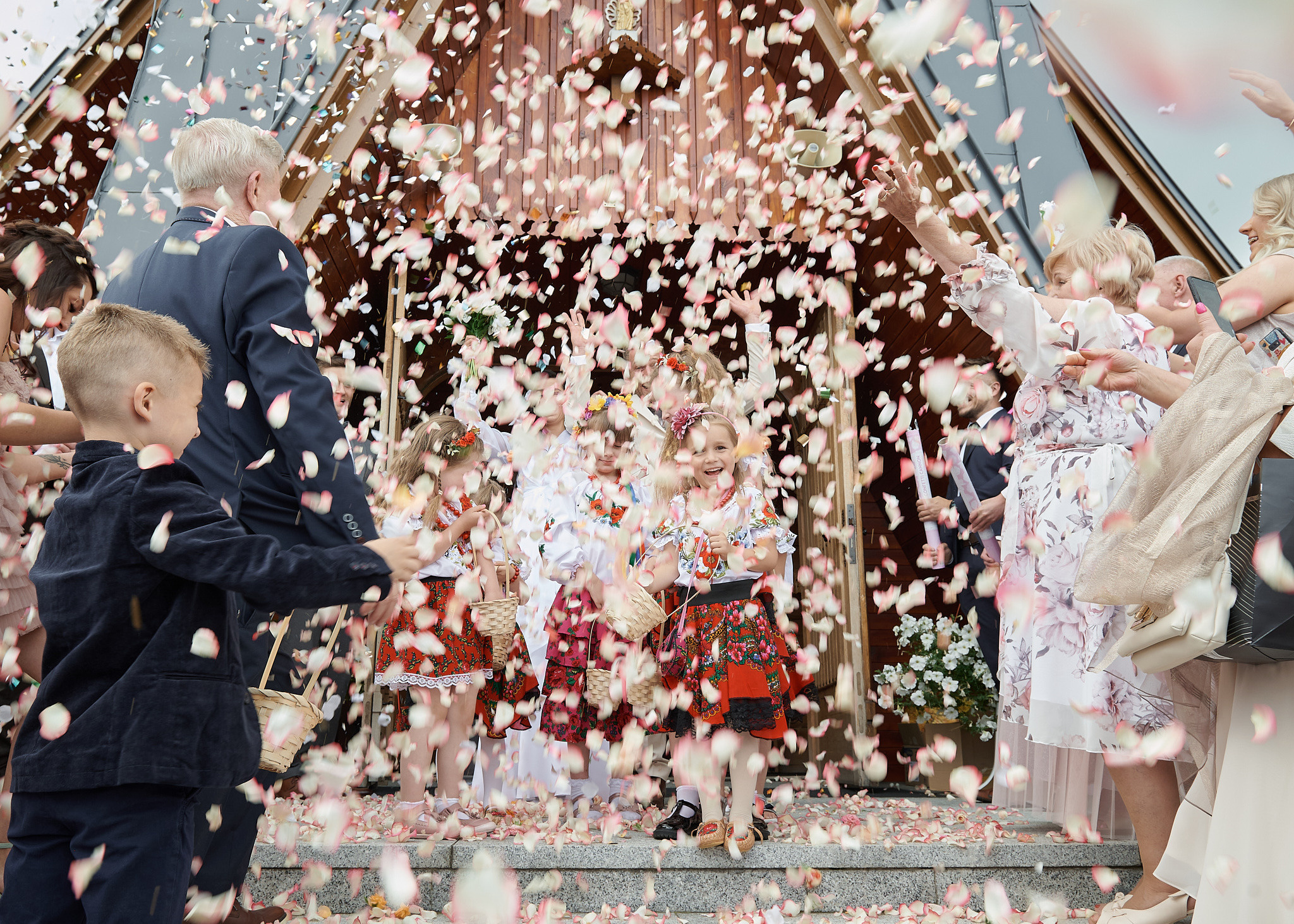 Wedding in mountains. Calgary wedding photographer. Andrii Bielikov