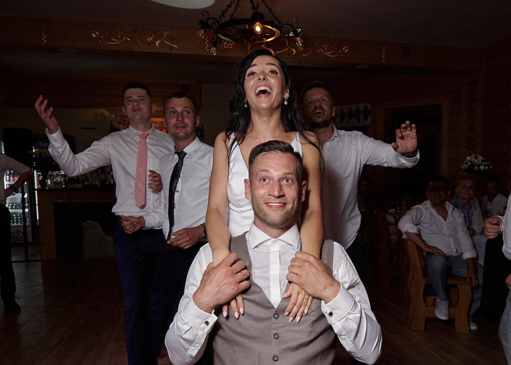 Wedding in mountains. Calgary wedding photographer. Andrii Bielikov