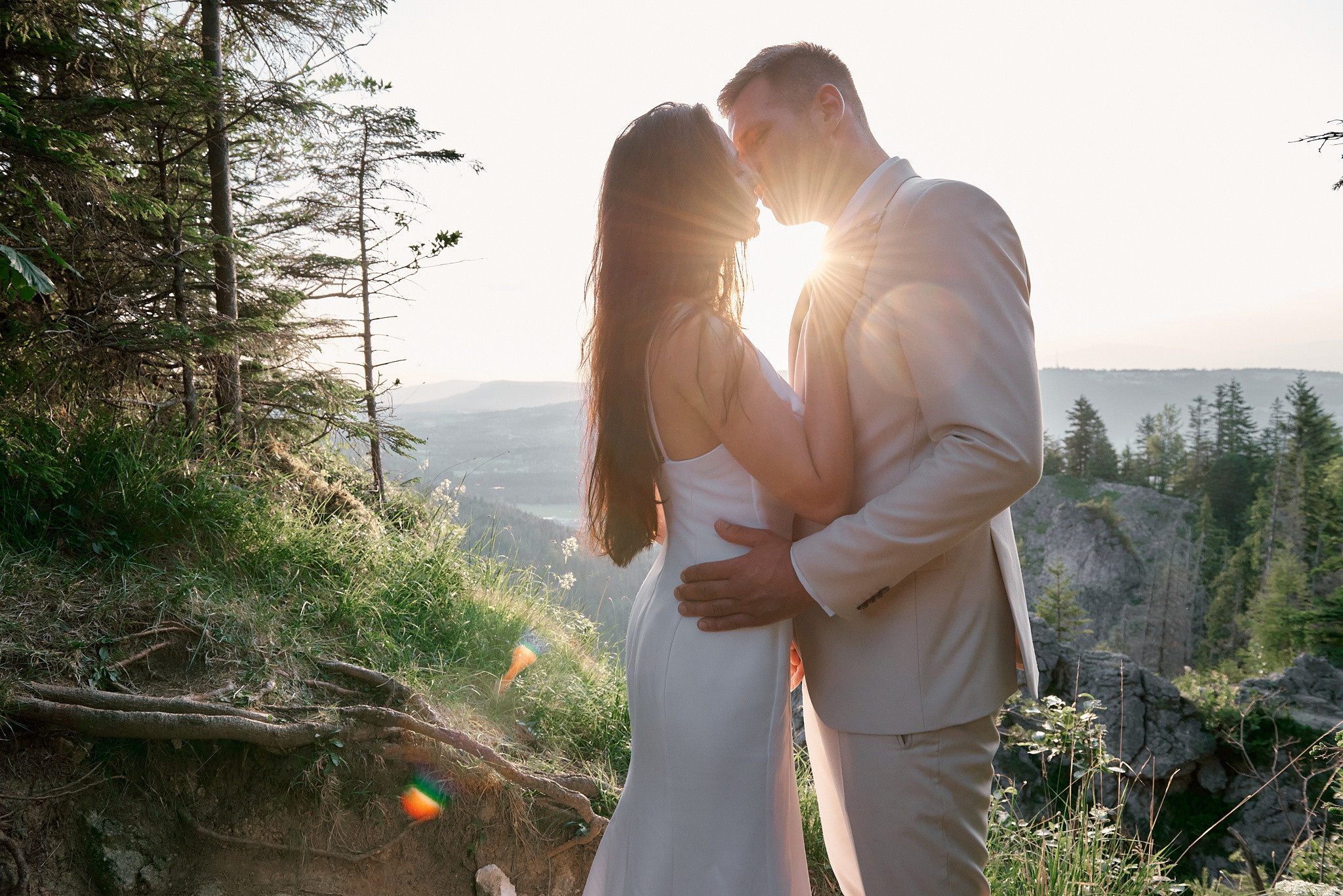 Wedding in mountains. Calgary wedding photographer. Andrii Bielikov