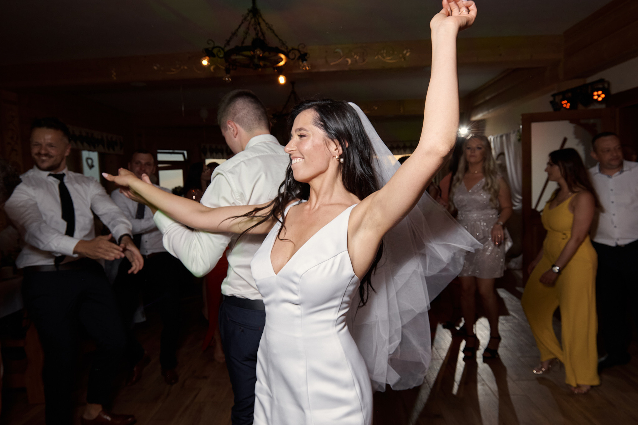 Wedding in mountains. Calgary wedding photographer. Andrii Bielikov