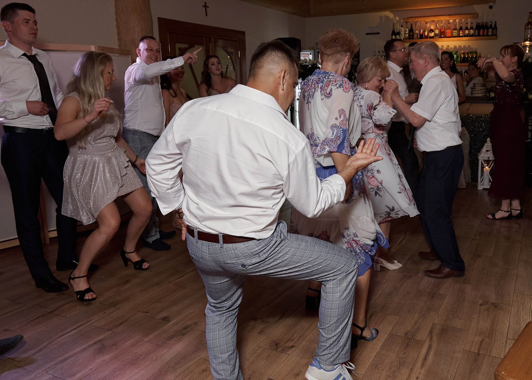 Wedding in mountains. Calgary wedding photographer. Andrii Bielikov
