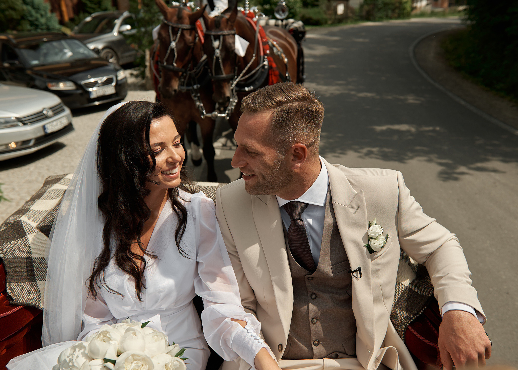 Wedding in mountains. Calgary wedding photographer. Andrii Bielikov