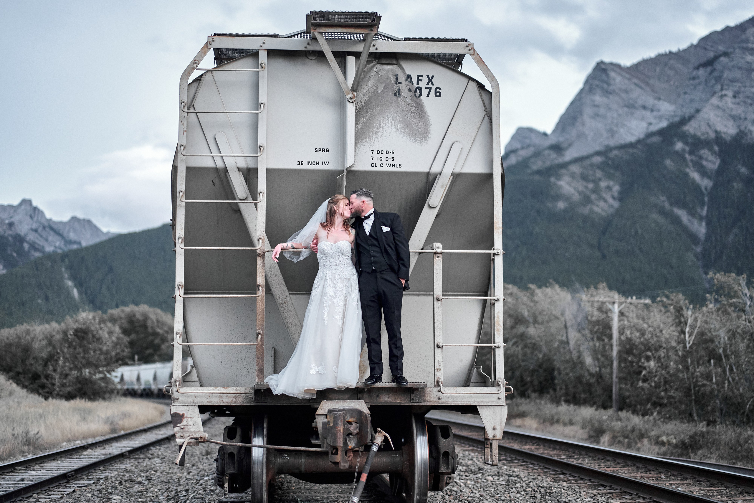 Benjamin&Courtney. Wedding in Kananaskis Park. Calgary wedding photographer. Andrii Bielikov
