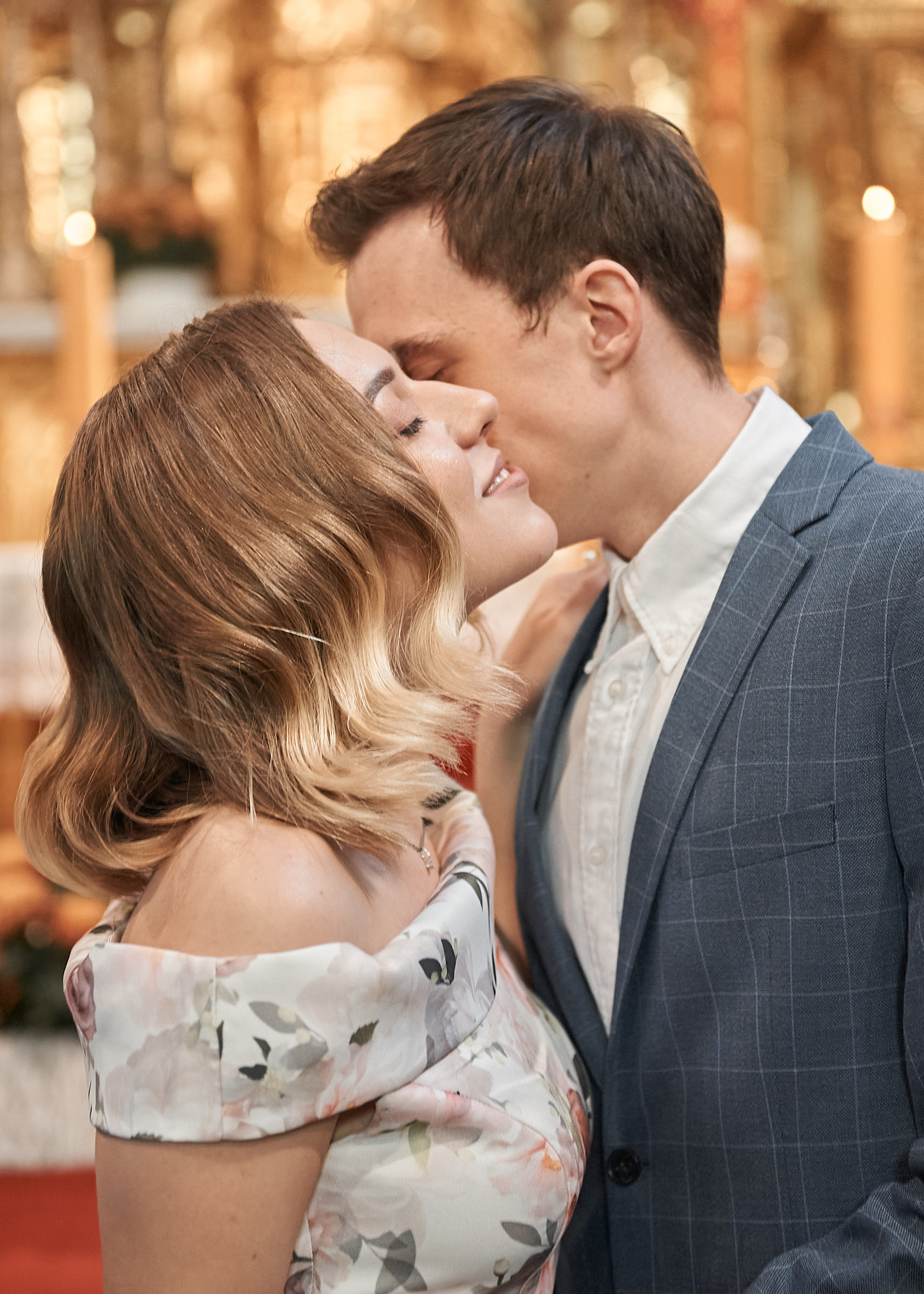 Wedding in the church. Calgary wedding photographer. Andrii Bielikov