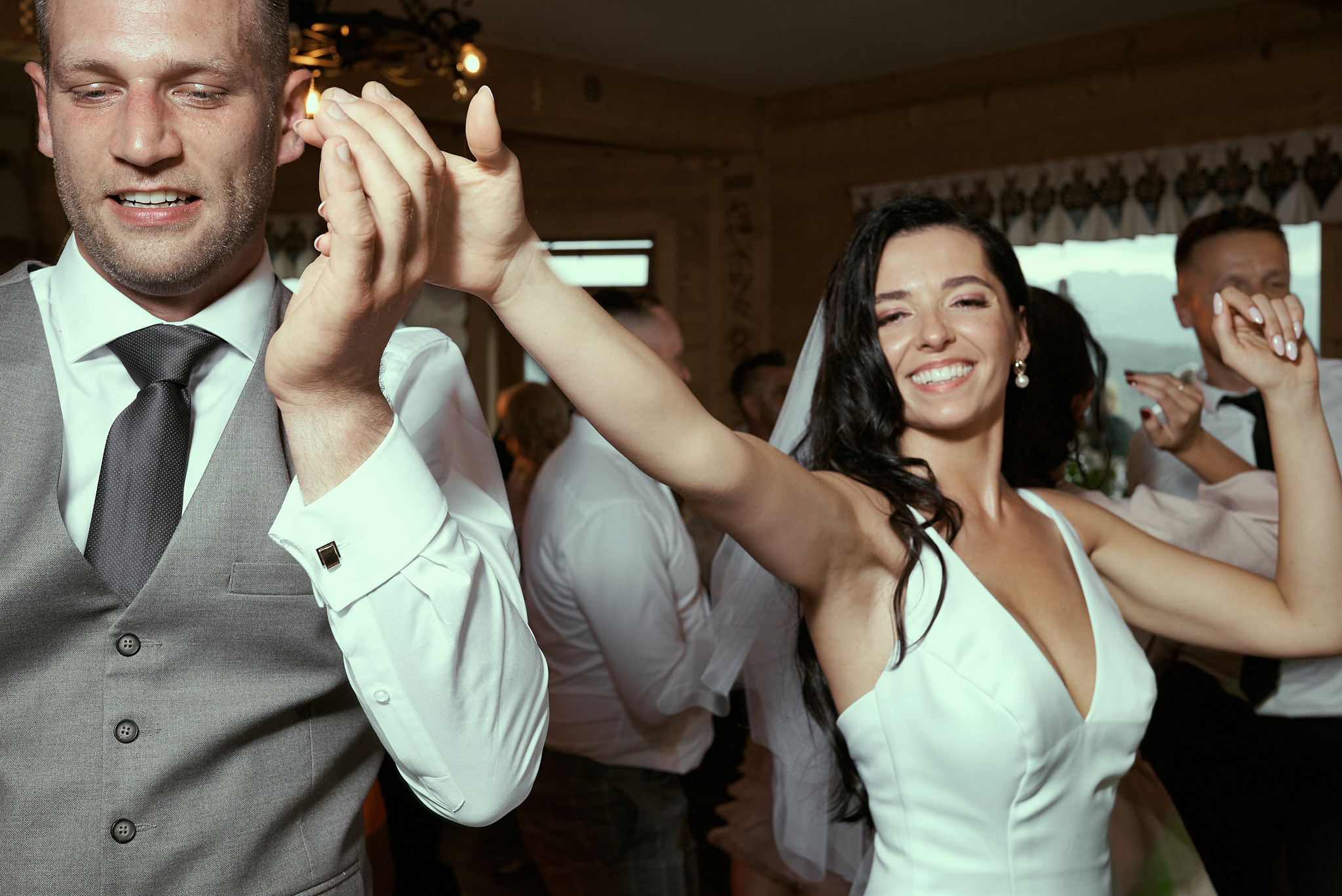 Wedding in mountains. Calgary wedding photographer. Andrii Bielikov