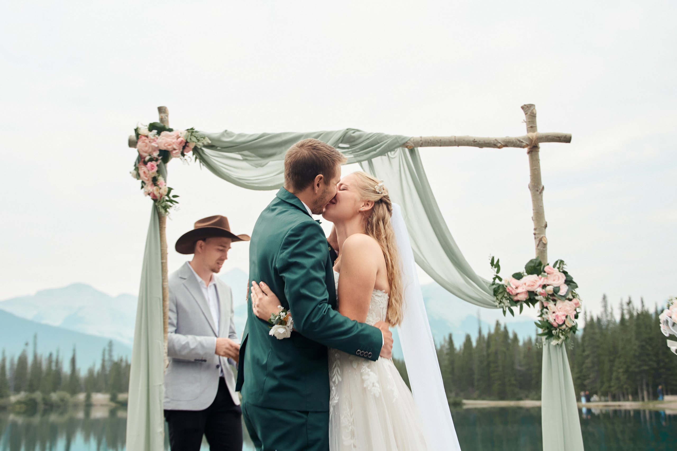 Natalie&Mat. A small, intimate wedding at Forgetmenot Lake, Kananaskis Park. Calgary wedding photographer. Andrii Bielikov