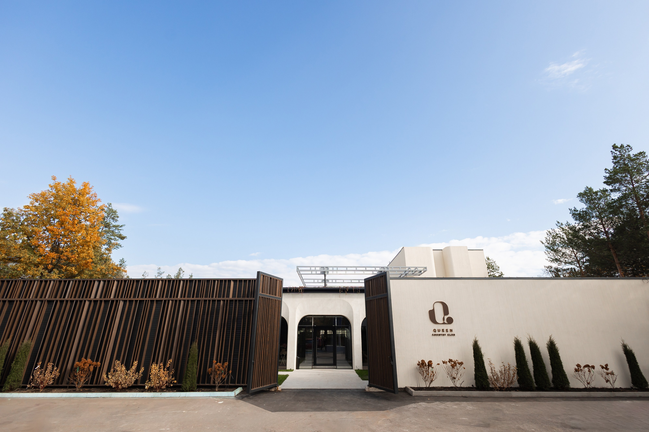 PRESENTATION OF QUEEN COUNTRY CLUB RESTAURANT. PODDUBNYAK ANDREY PHOTOGRAPHER