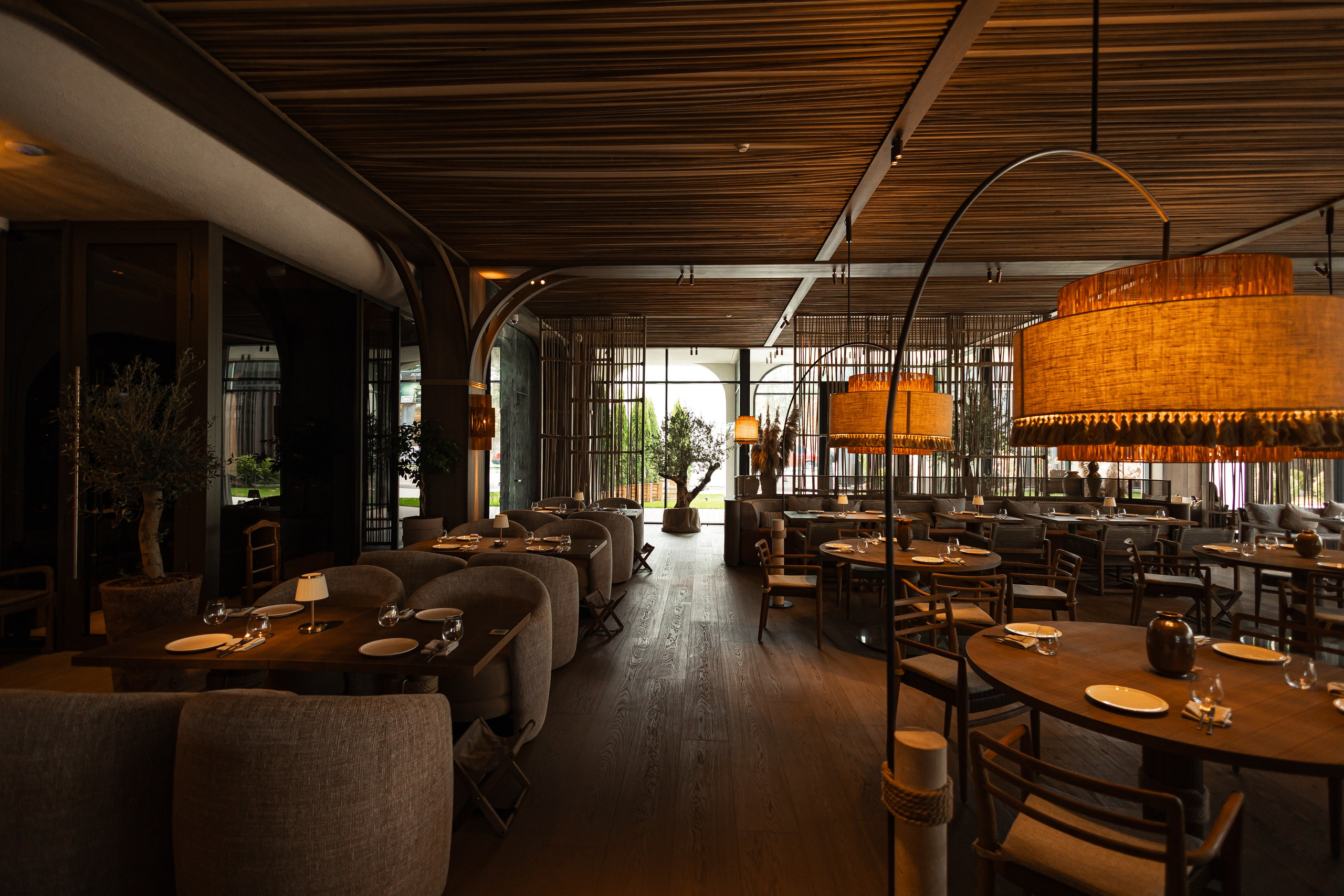 PRESENTATION OF QUEEN COUNTRY CLUB RESTAURANT. PODDUBNYAK ANDREY PHOTOGRAPHER