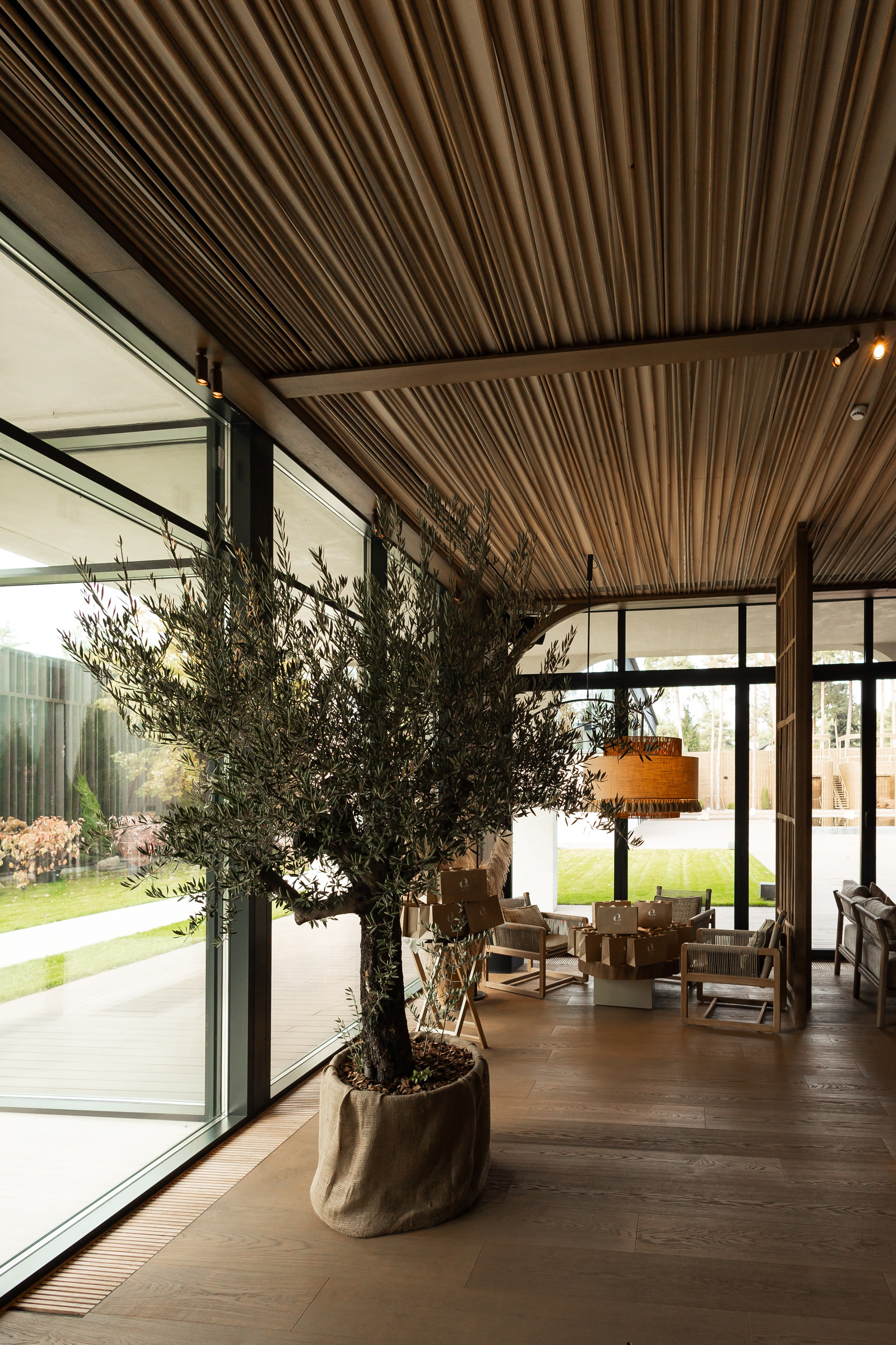 PRESENTATION OF QUEEN COUNTRY CLUB RESTAURANT. PODDUBNYAK ANDREY PHOTOGRAPHER