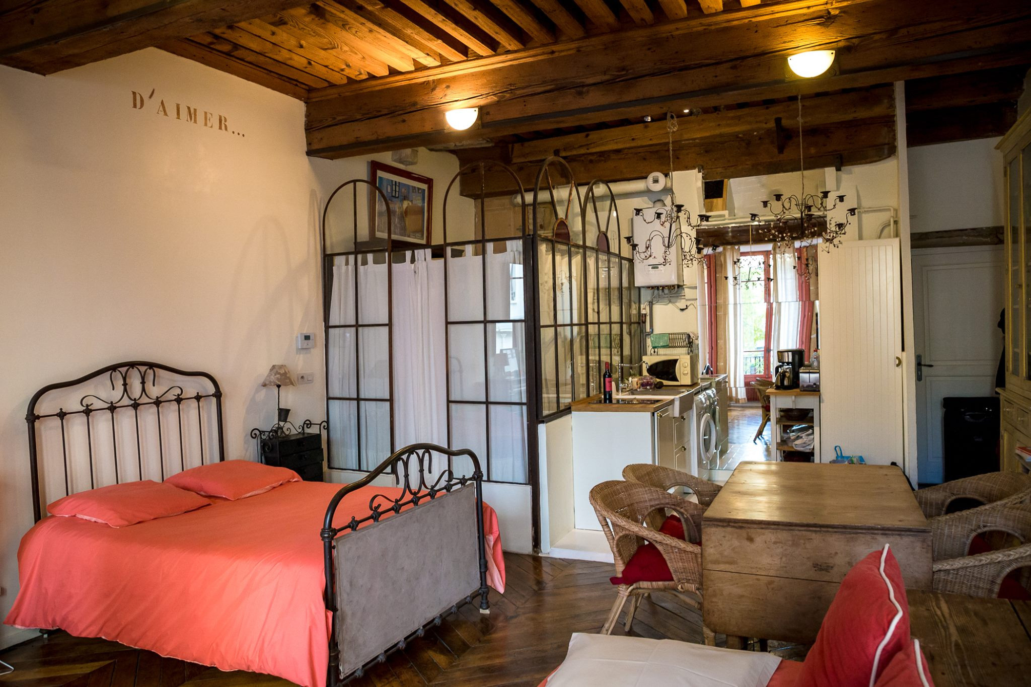 Фотосъемка интерьера аппартаментов в старом городе, Лион. Фотограф ландшафтных садов и интерьеров Елена Шавловская, Нидерланды