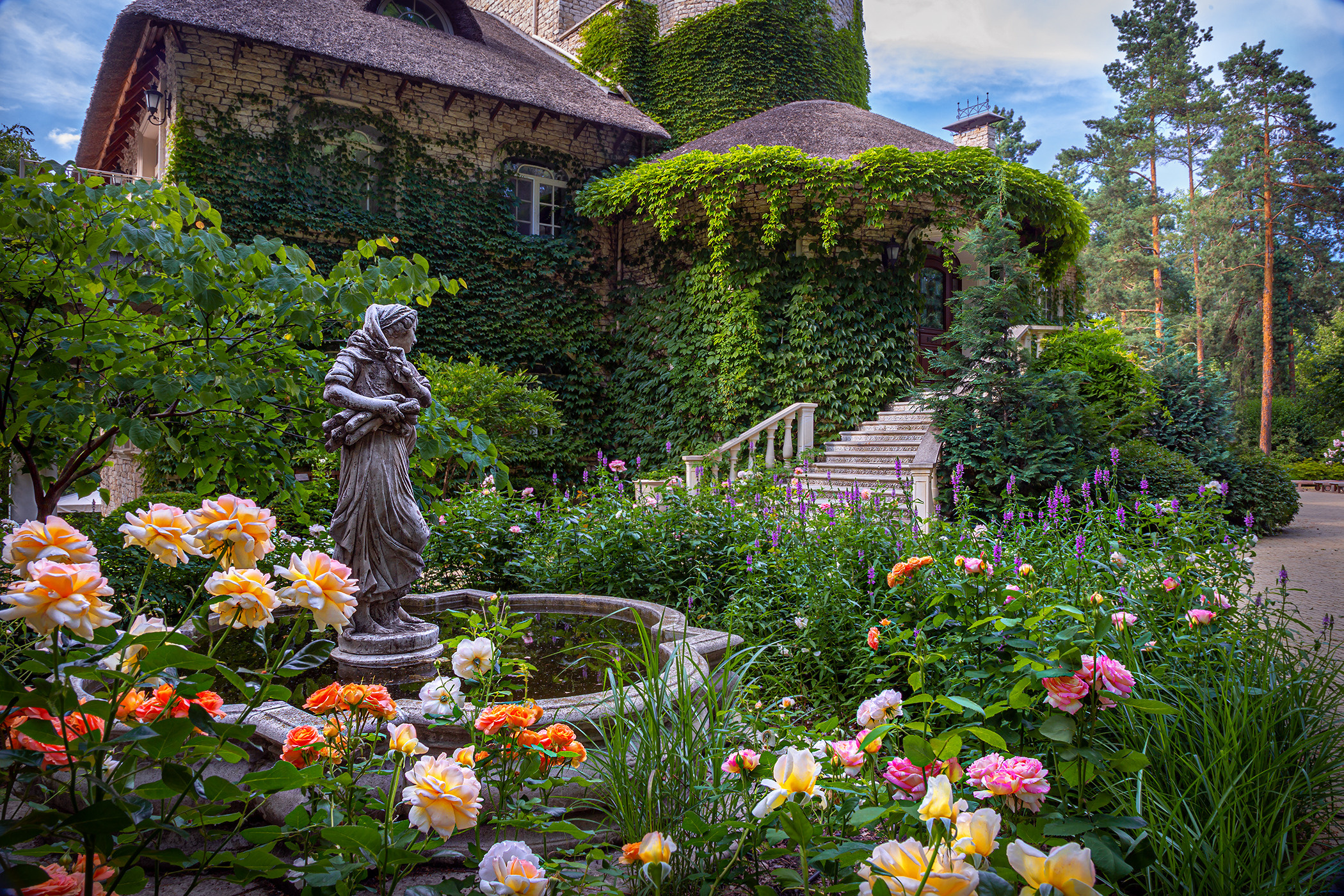 Фотосессия частного сада в французском стиле под Киевом. Фотограф ландшафтных садов и интерьеров Елена Шавловская, Нидерланды