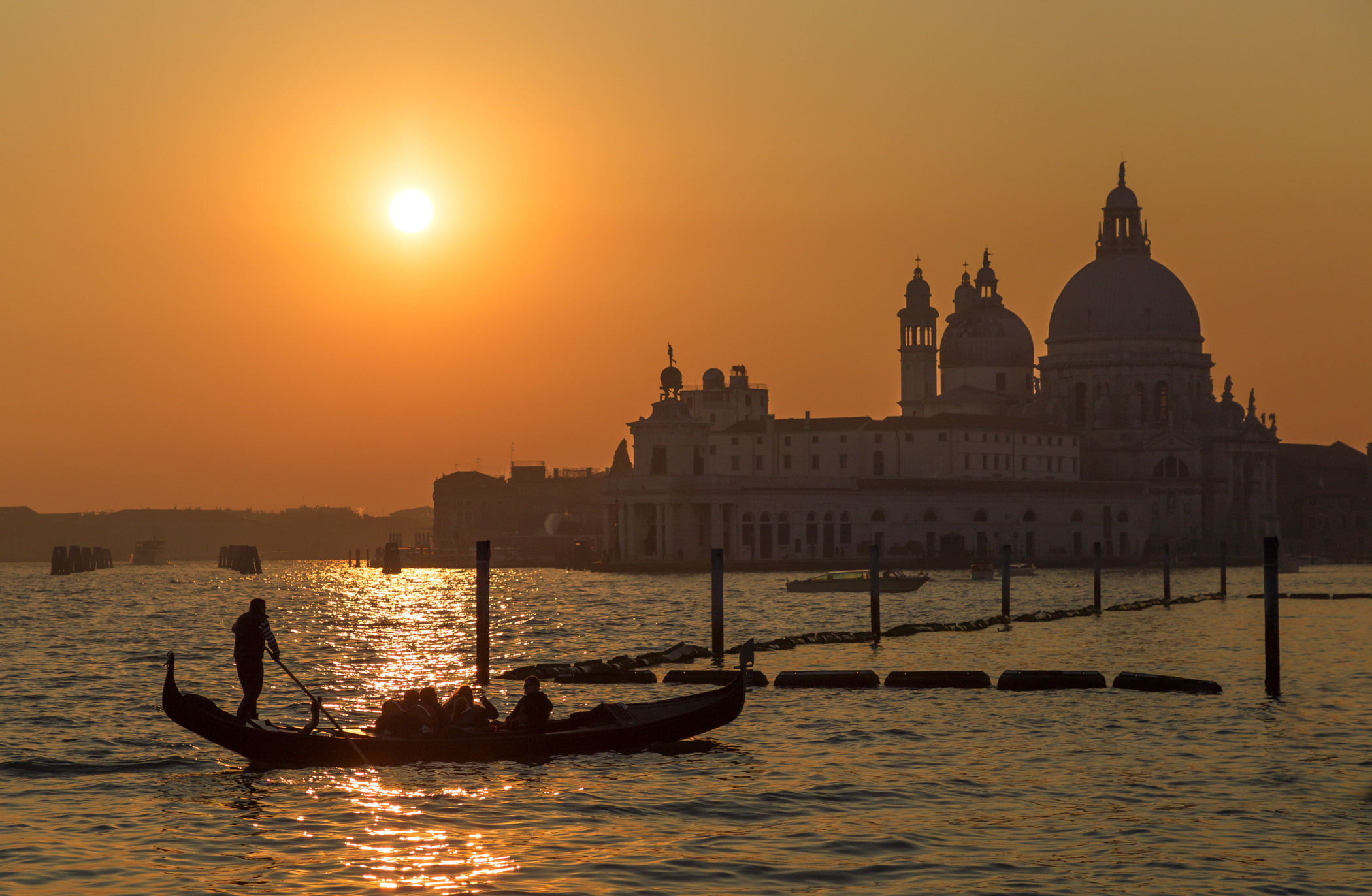Venice, the end of the working time of the gondoliers. Garden and interior photographer Elena Shavlovska, Netherlands
