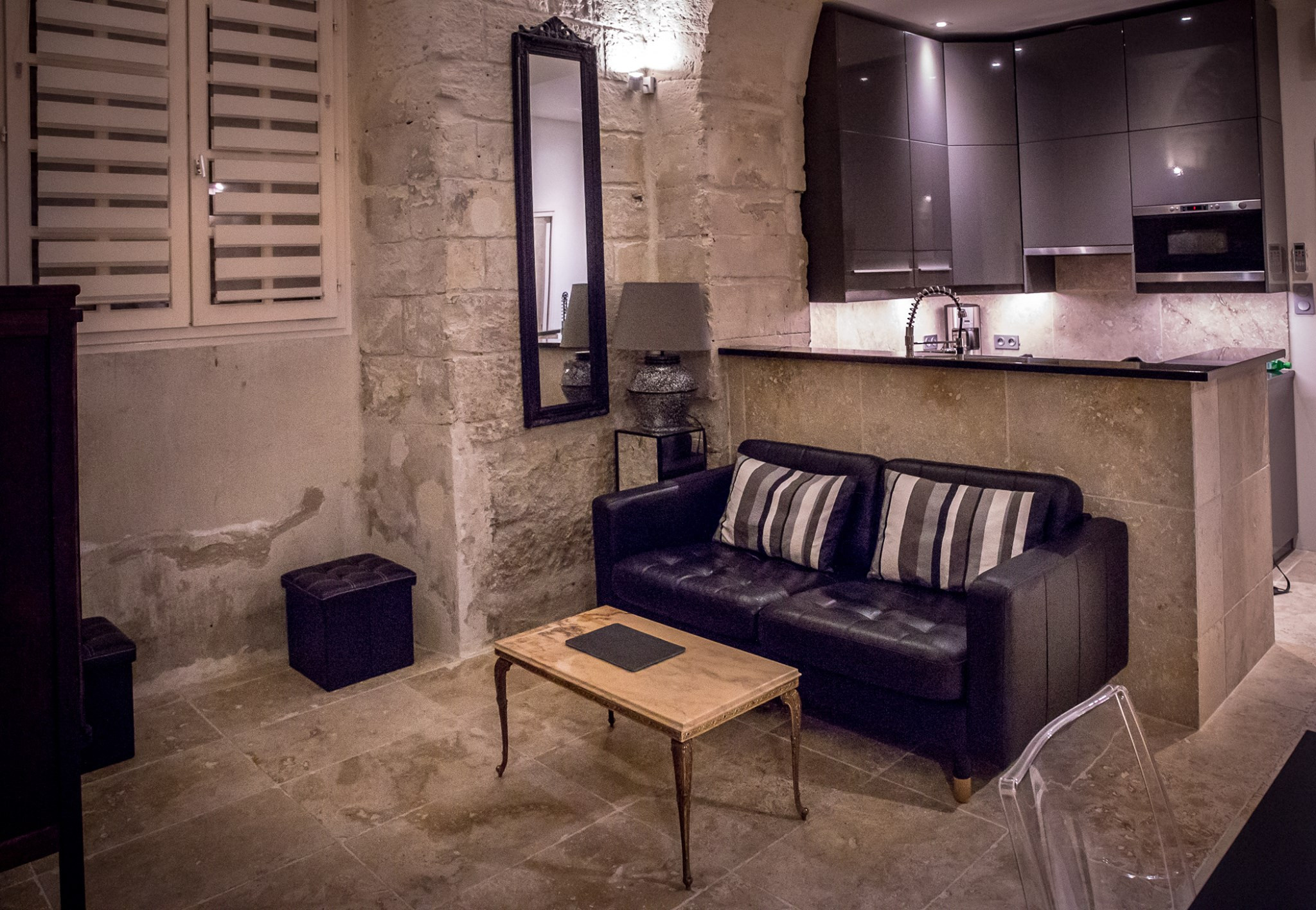 Фотосъемка интерьера аппартаментов в средневековой Часовне, Авиньон. Фотограф ландшафтных садов и интерьеров Елена Шавловская, Нидерланды