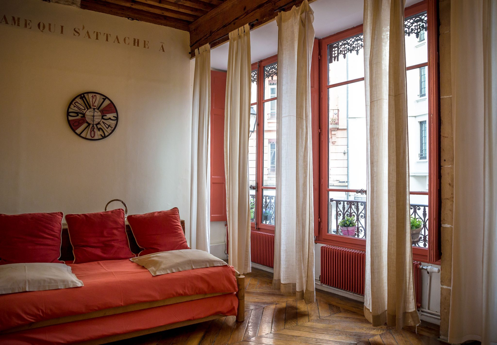 Фотосъемка интерьера аппартаментов в старом городе, Лион. Фотограф ландшафтных садов и интерьеров Елена Шавловская, Нидерланды