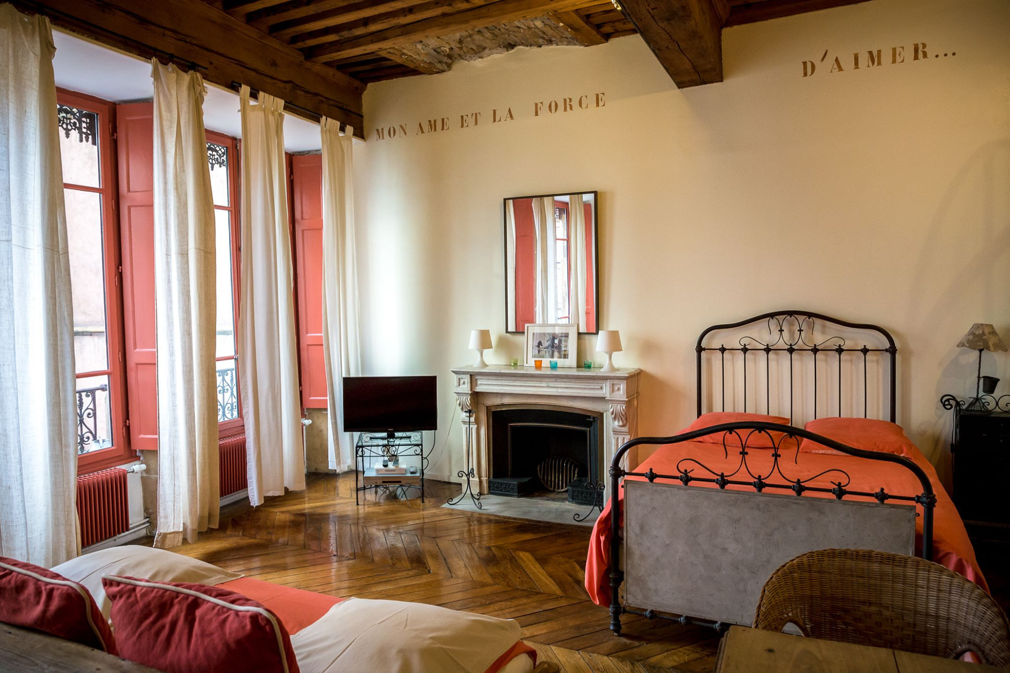 Фотосъемка интерьера аппартаментов в старом городе, Лион. Фотограф ландшафтных садов и интерьеров Елена Шавловская, Нидерланды