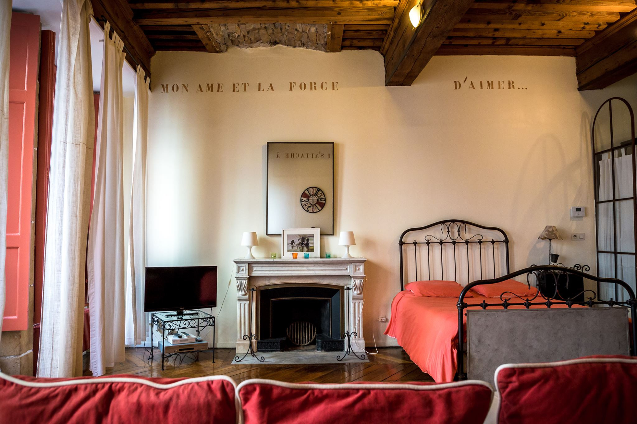 Фотосъемка интерьера аппартаментов в старом городе, Лион. Фотограф ландшафтных садов и интерьеров Елена Шавловская, Нидерланды