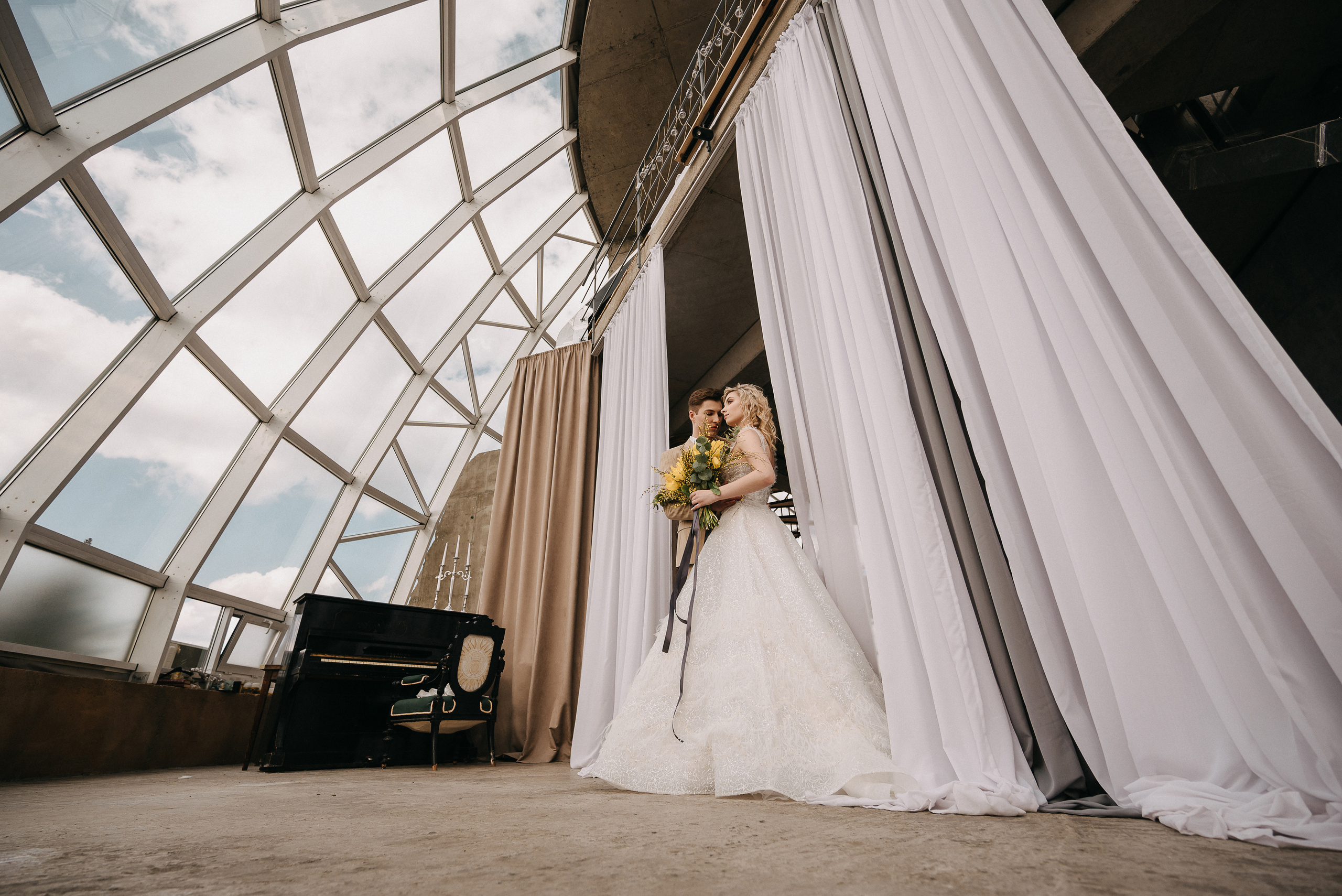 Под куполом