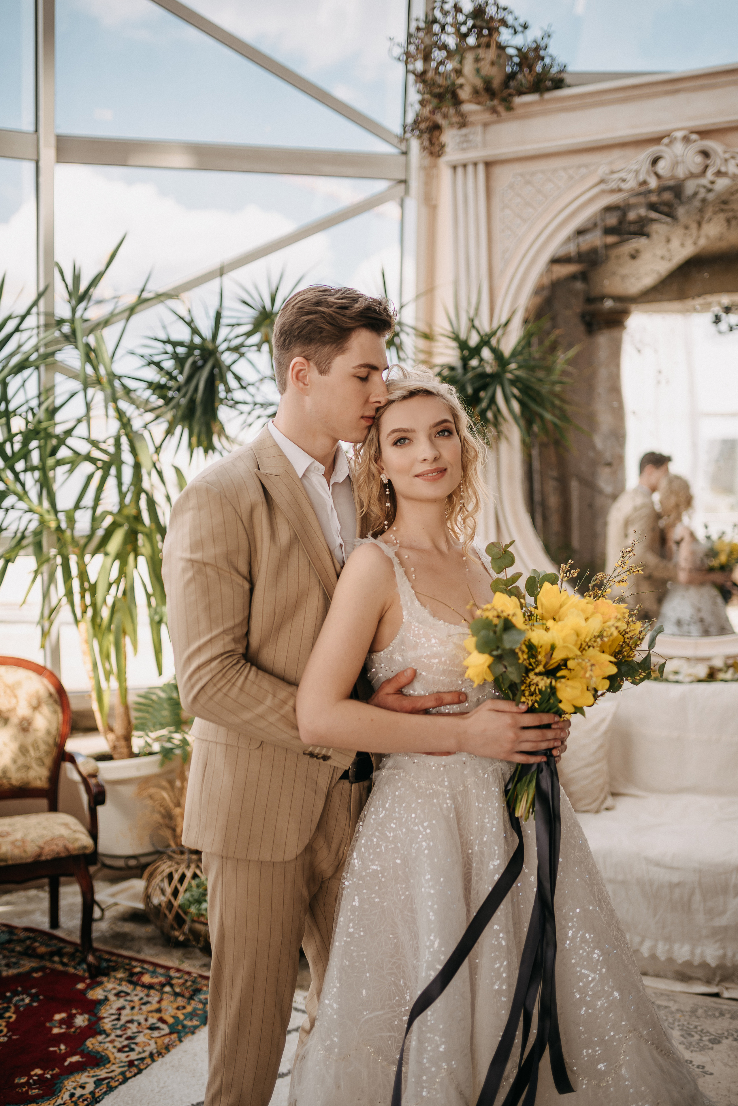 Под куполом