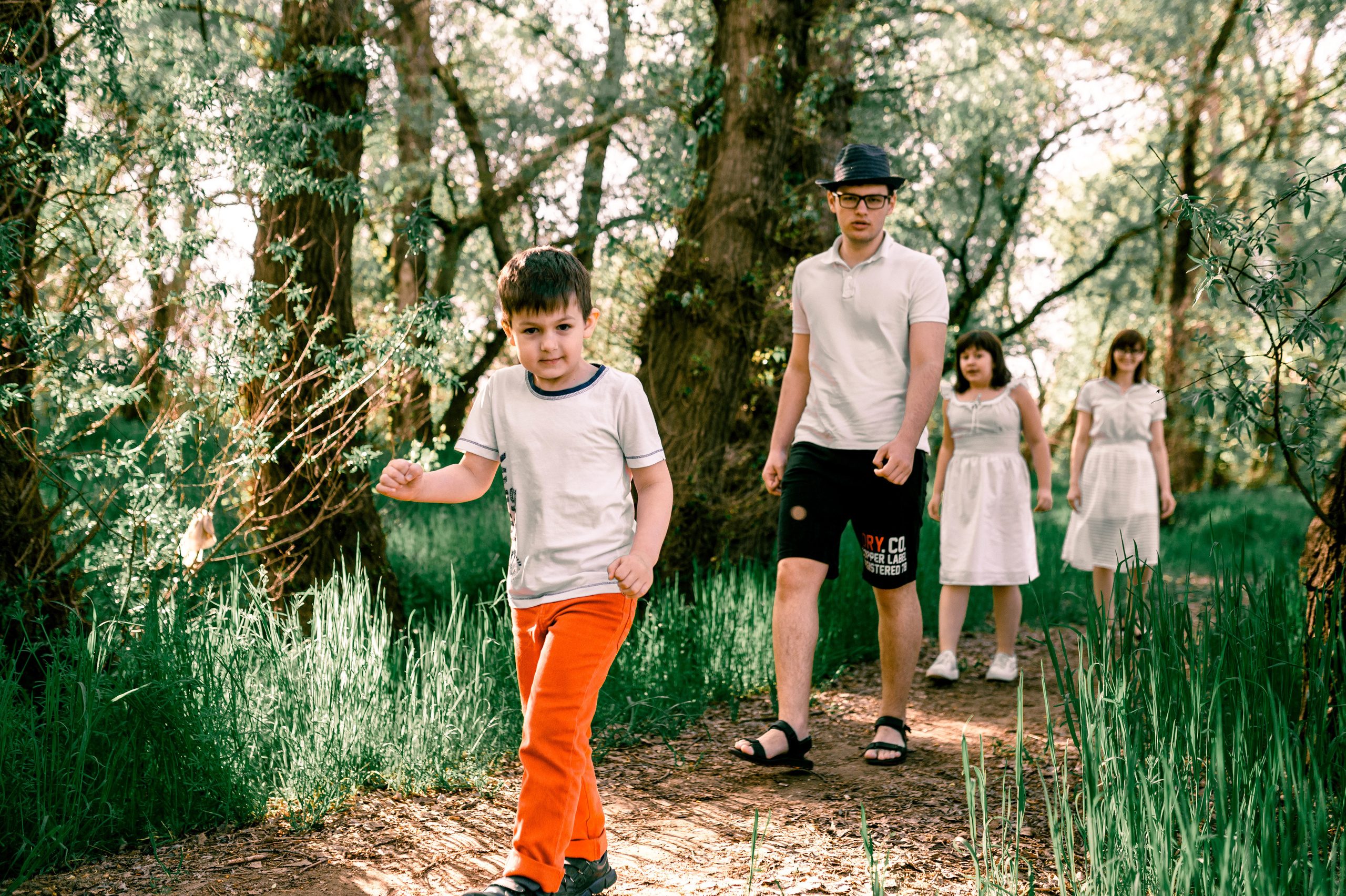 Прогулка по Днестру и саду