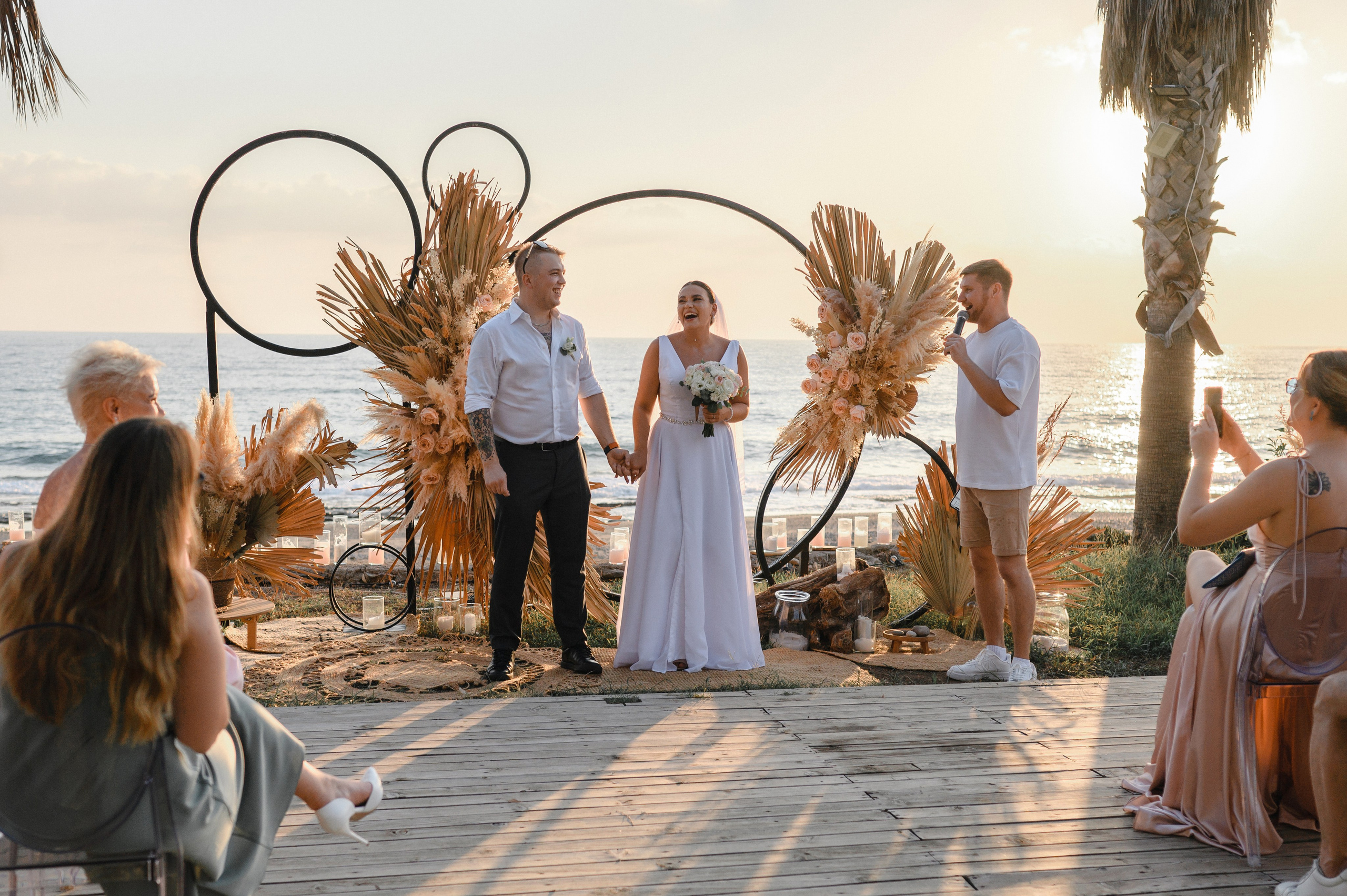 Пляжная свадьба в Турции — фотосессия с дрона и закат