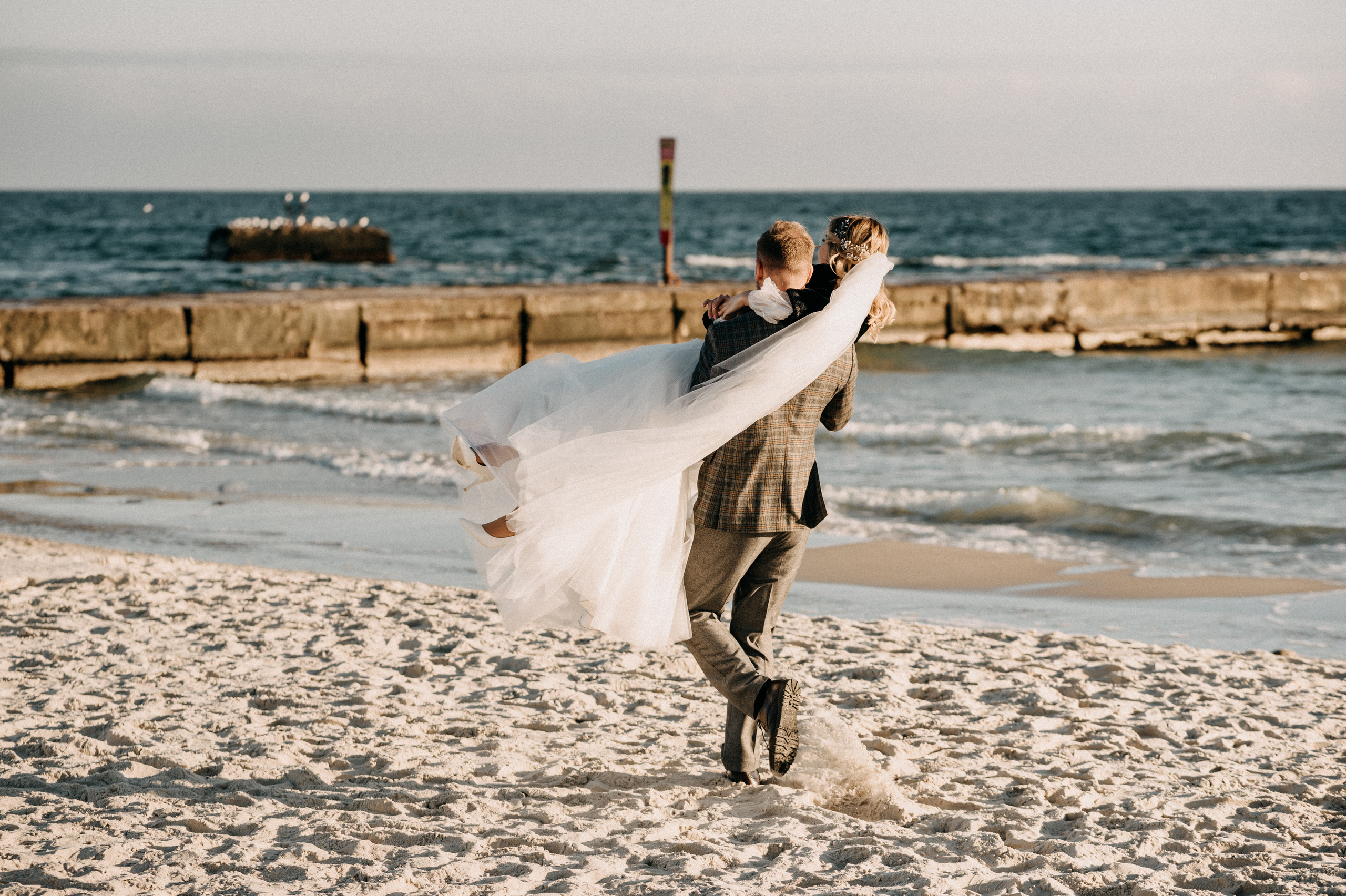 Дима и Света и море в ноябре…