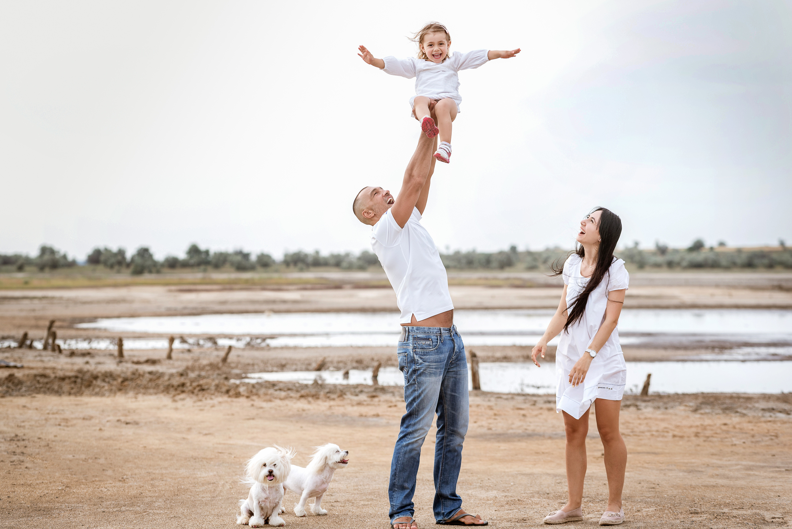 Малышка Аля и 2 болонки