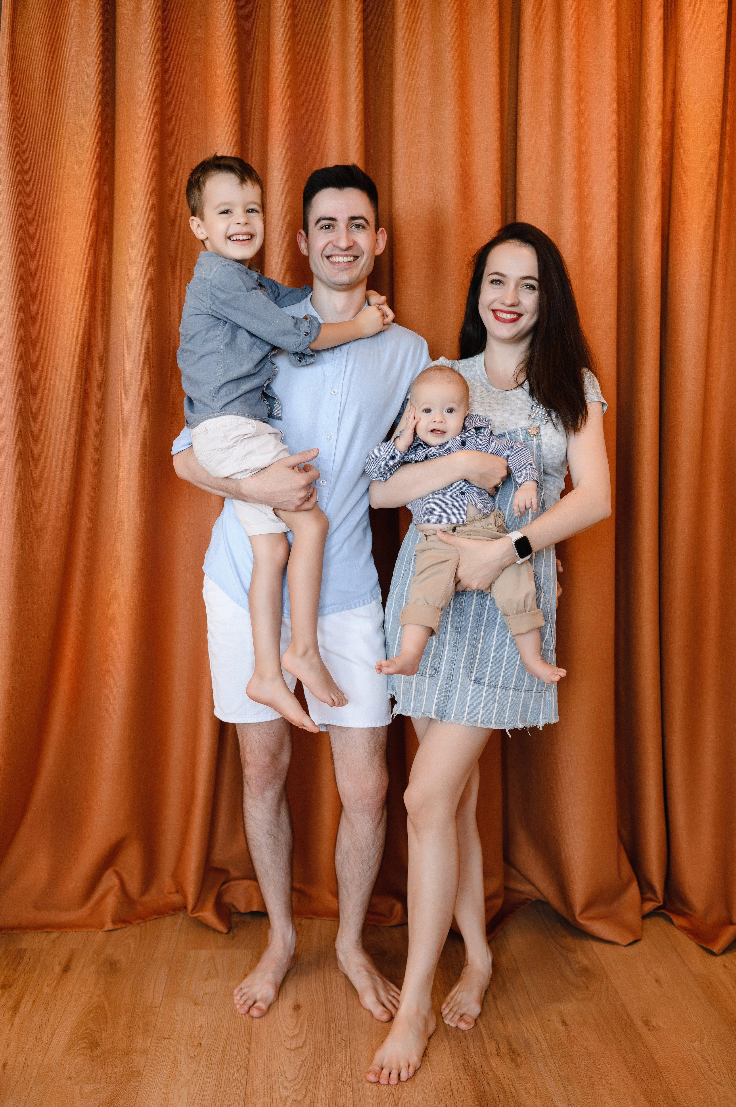 Семейная фотосессия дома