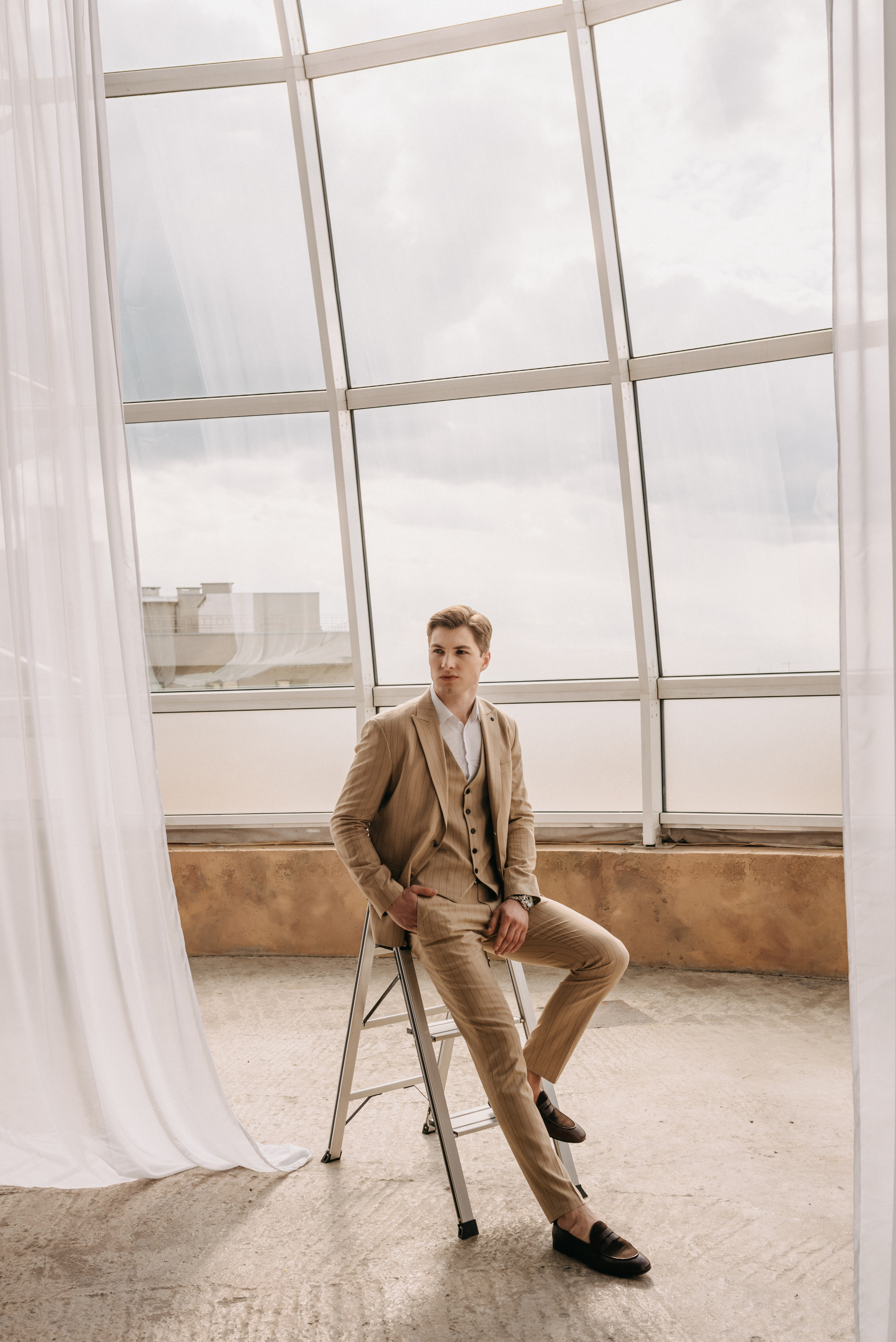 Под куполом