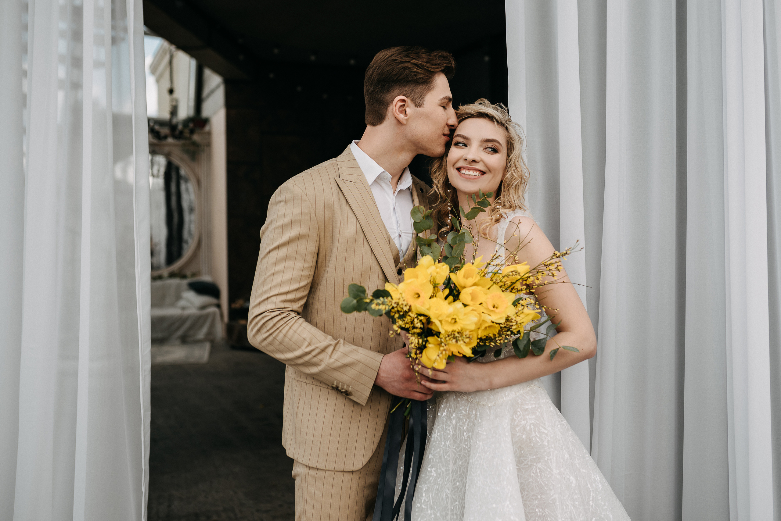 Под куполом