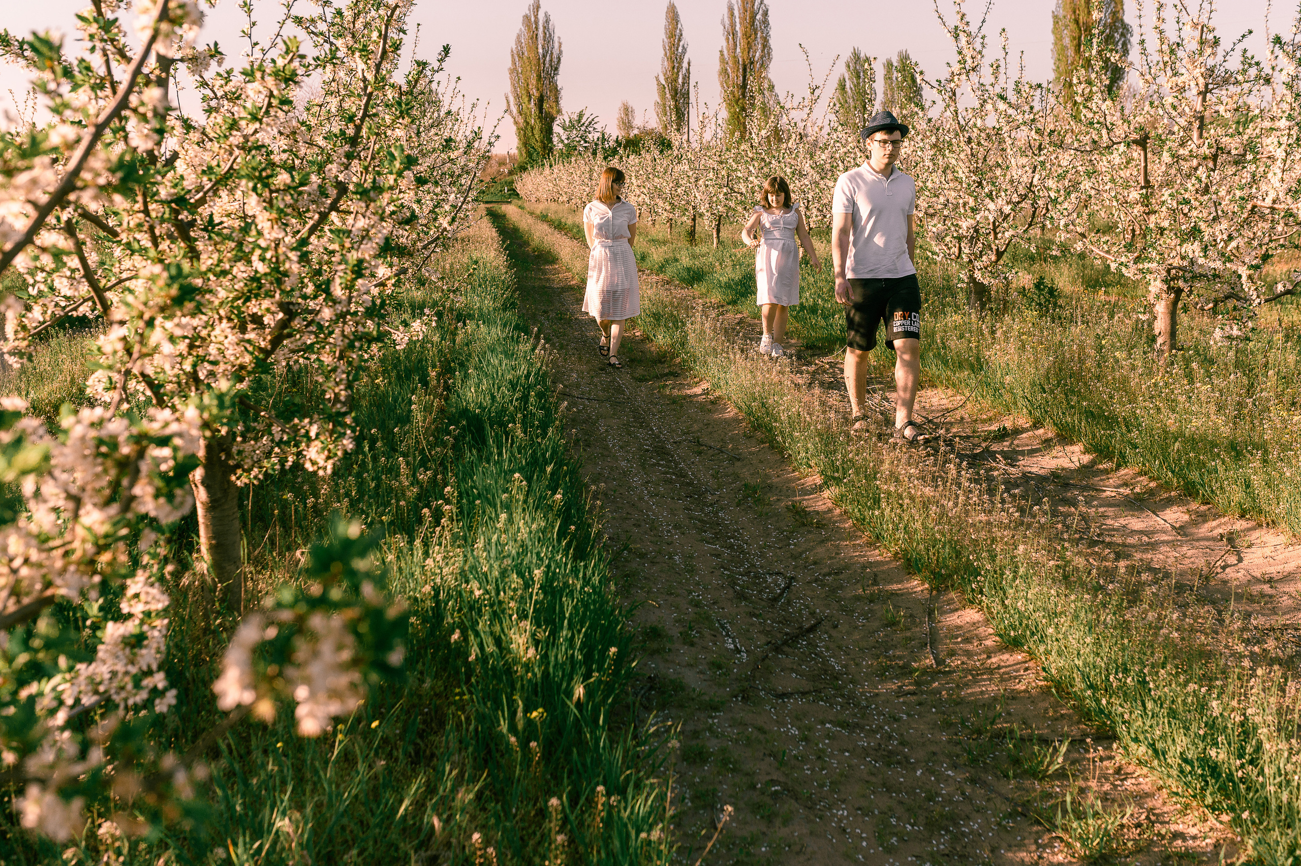 Прогулка по Днестру и саду