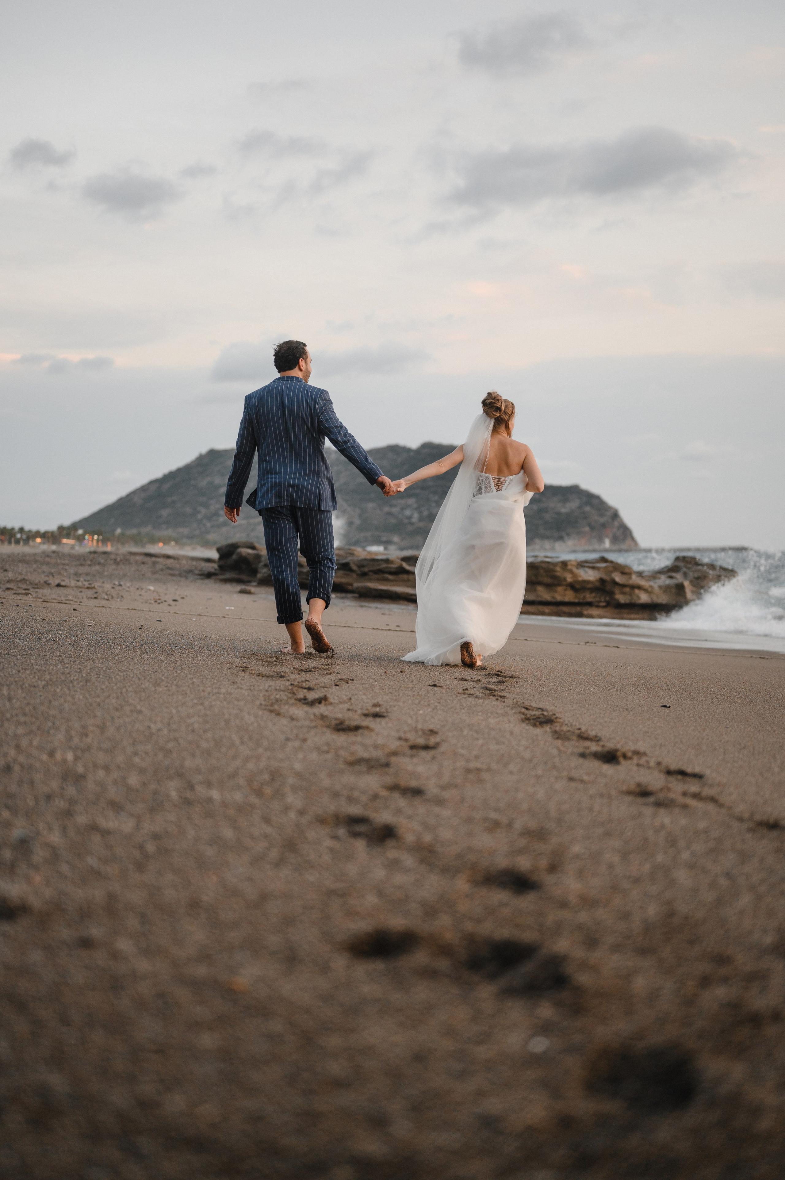 Профессиональная съёмка love story в Румынии — закат и нежность