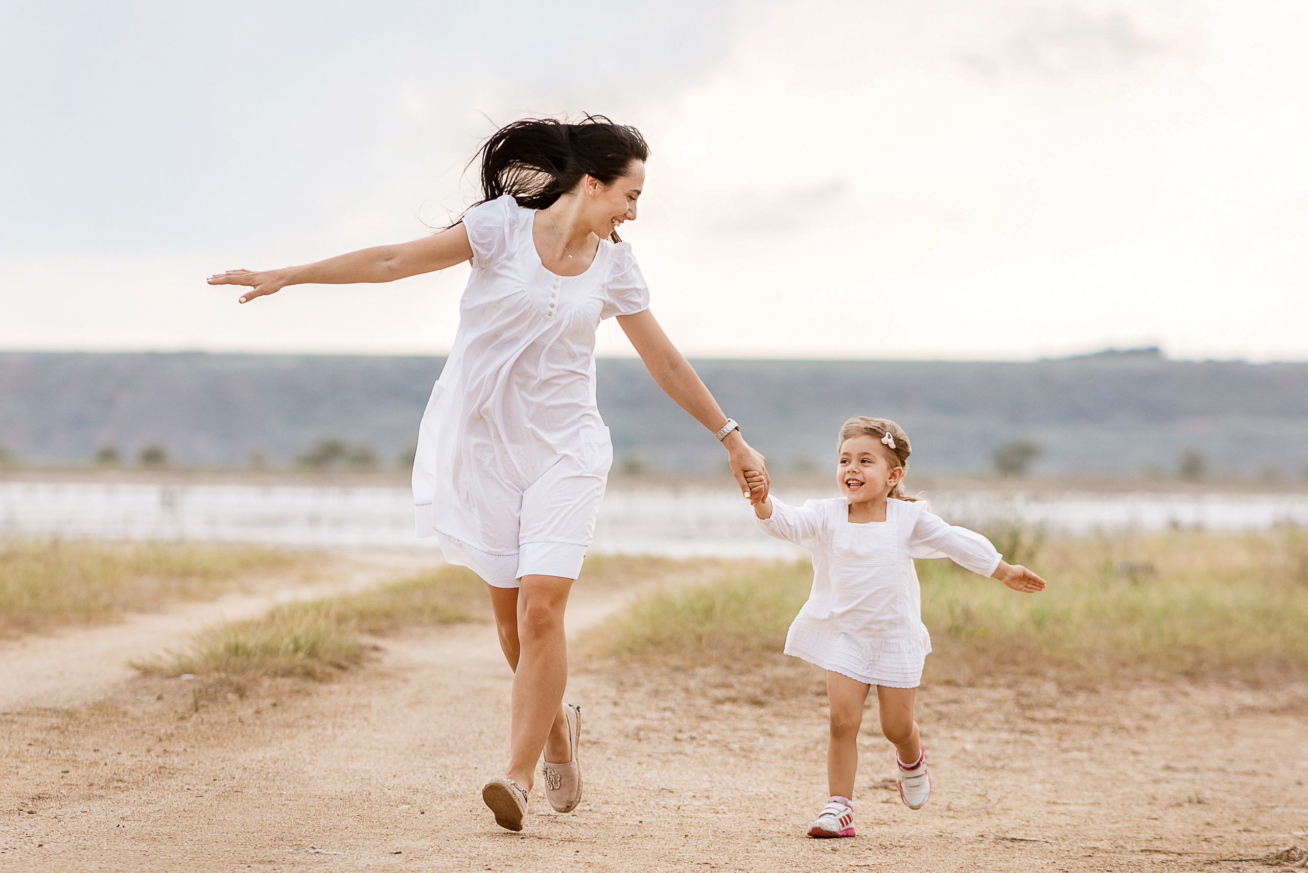 Малышка Аля и 2 болонки