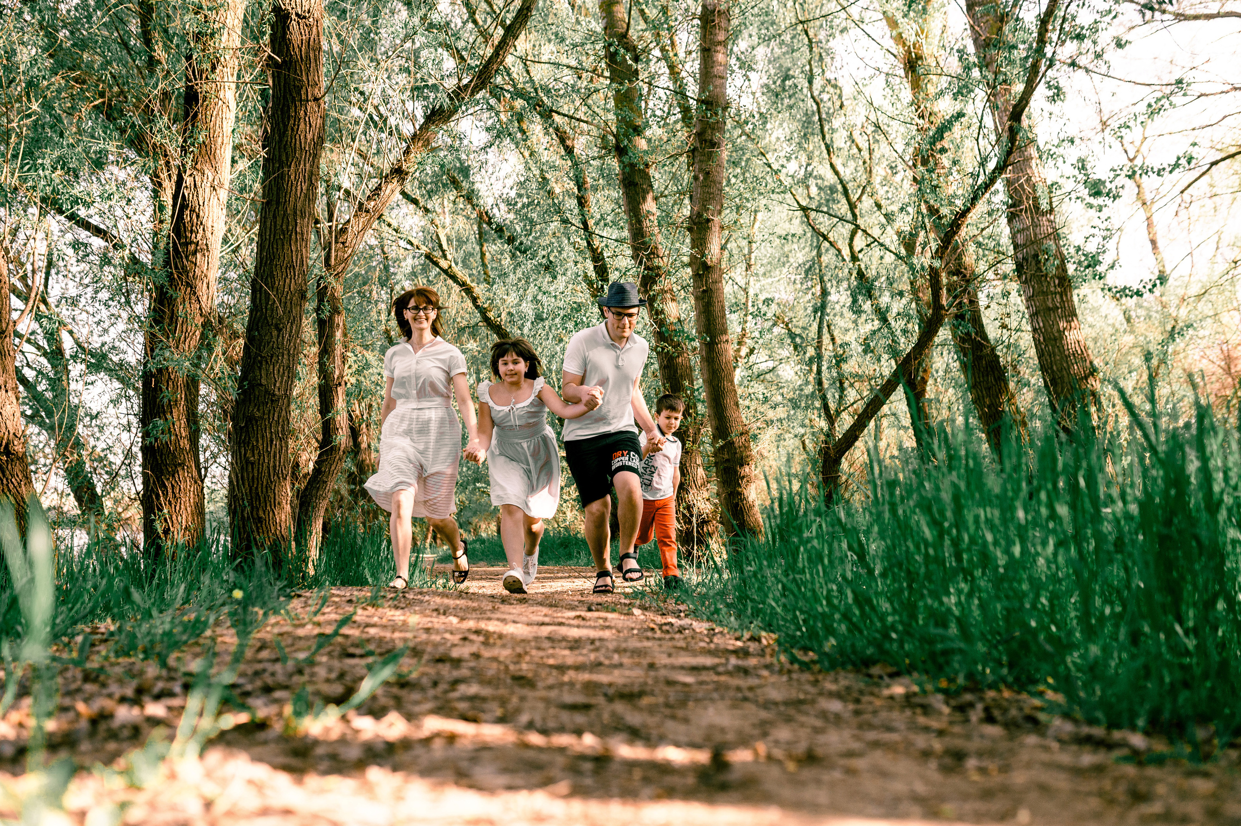 Прогулка по Днестру и саду