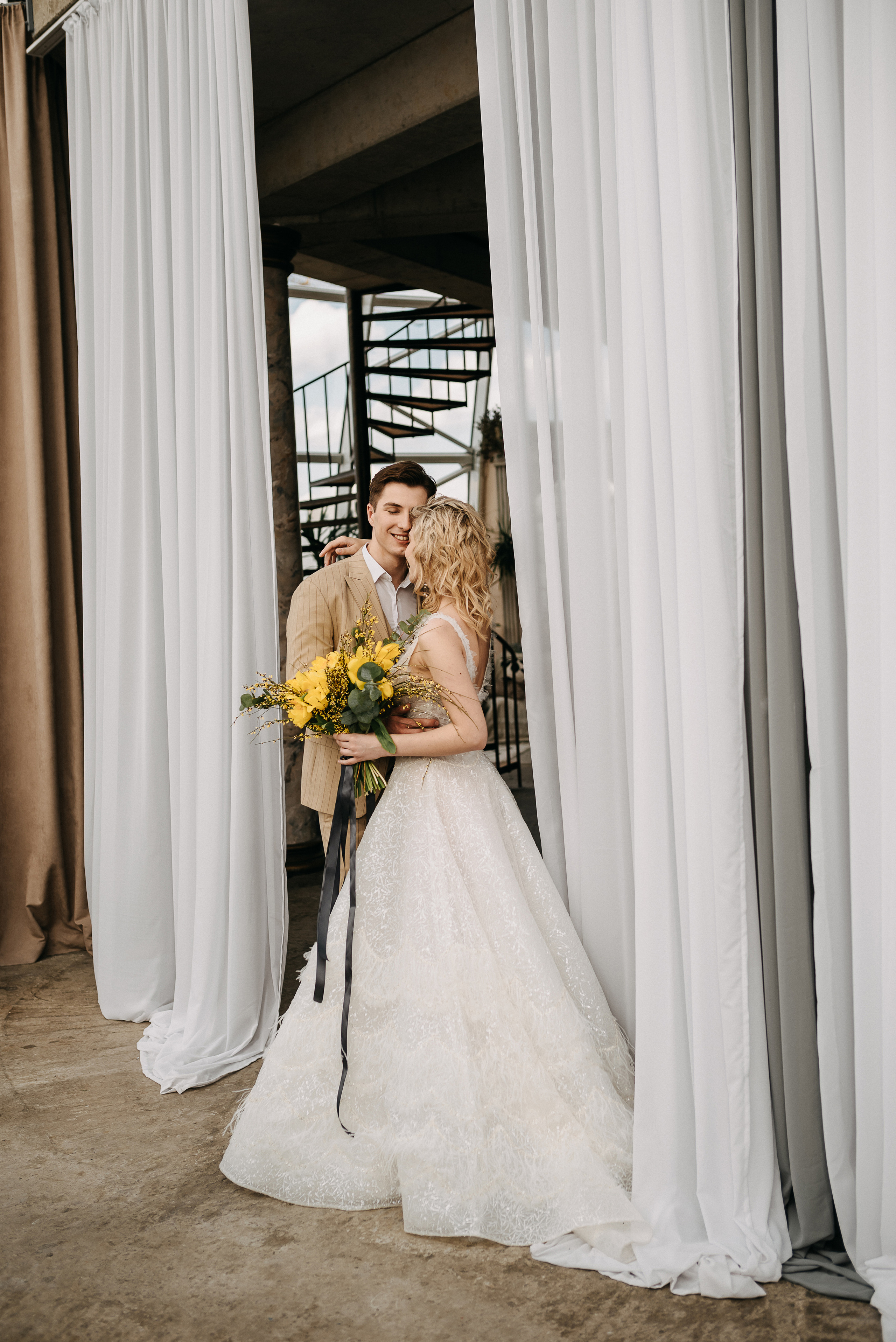 Под куполом