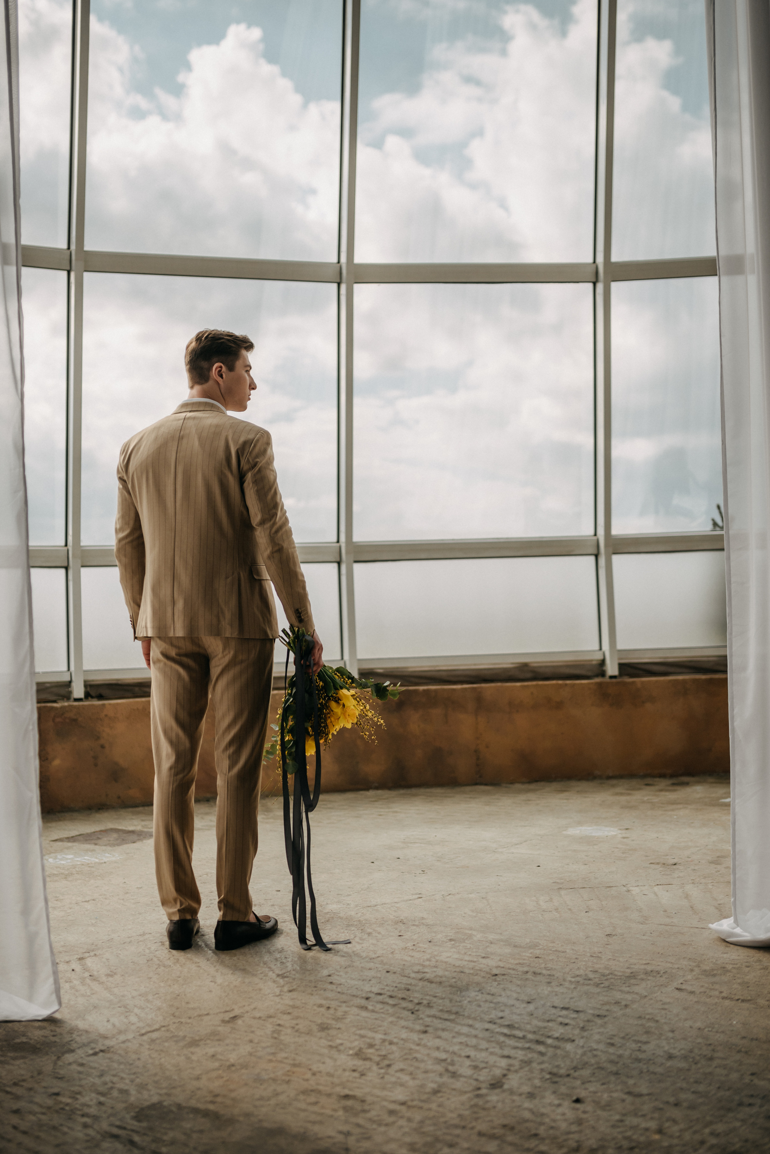 Под куполом