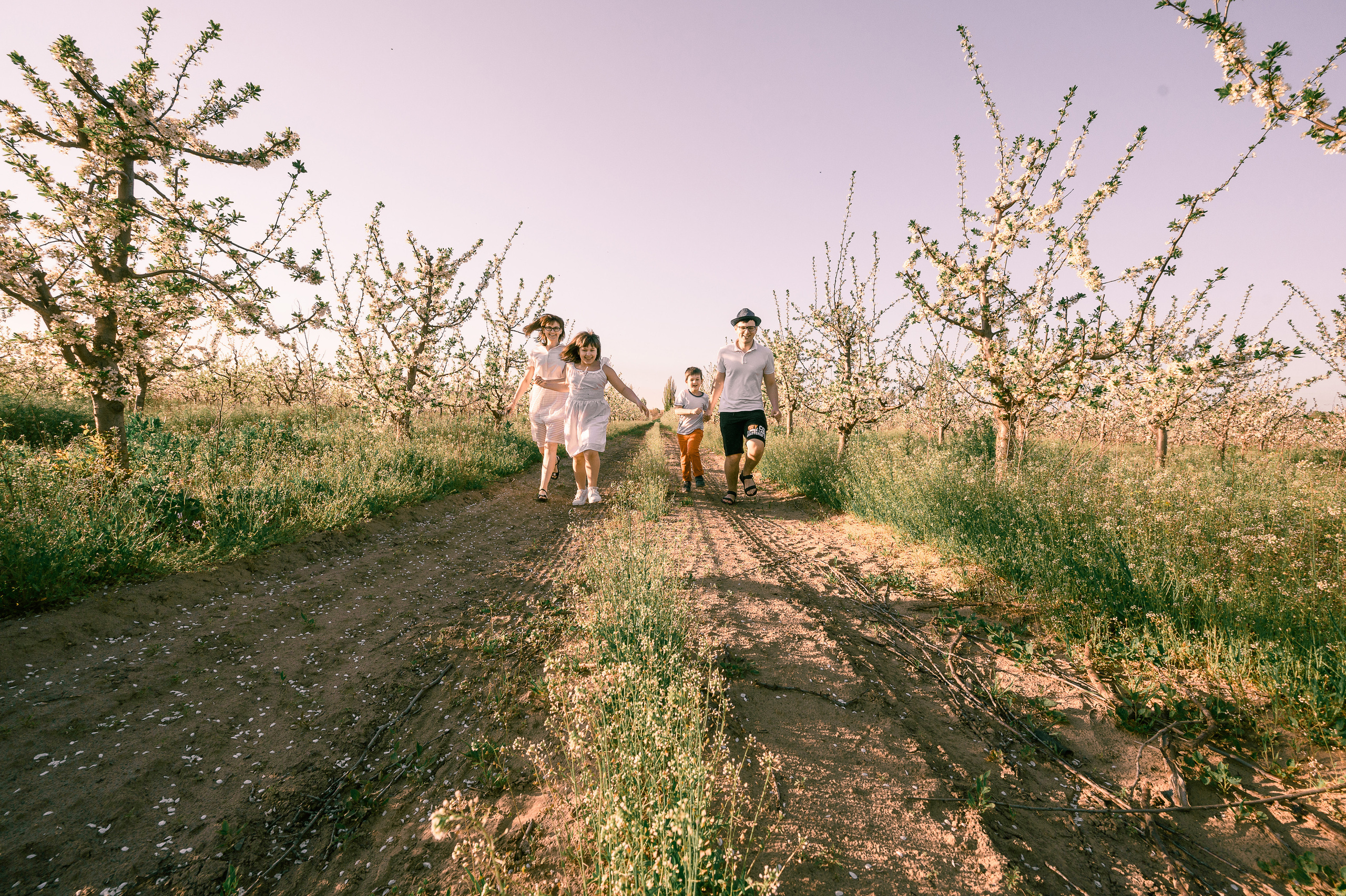 Прогулка по Днестру и саду