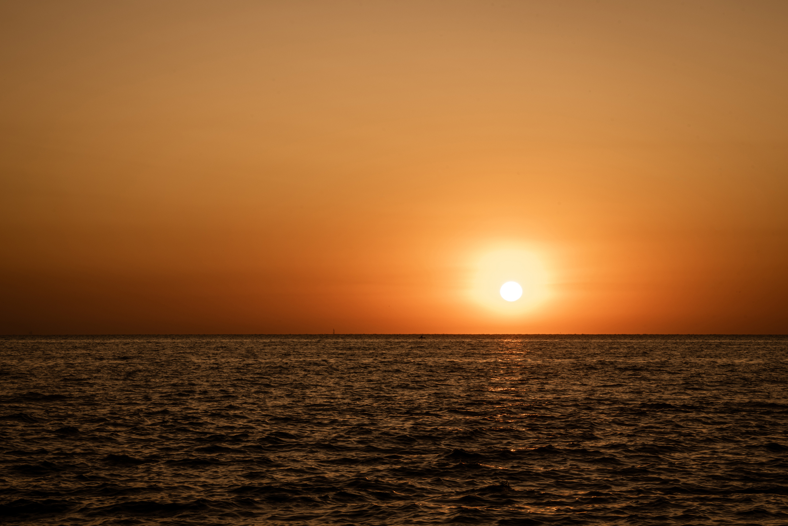 Морской рассвет. Паша и Наташа