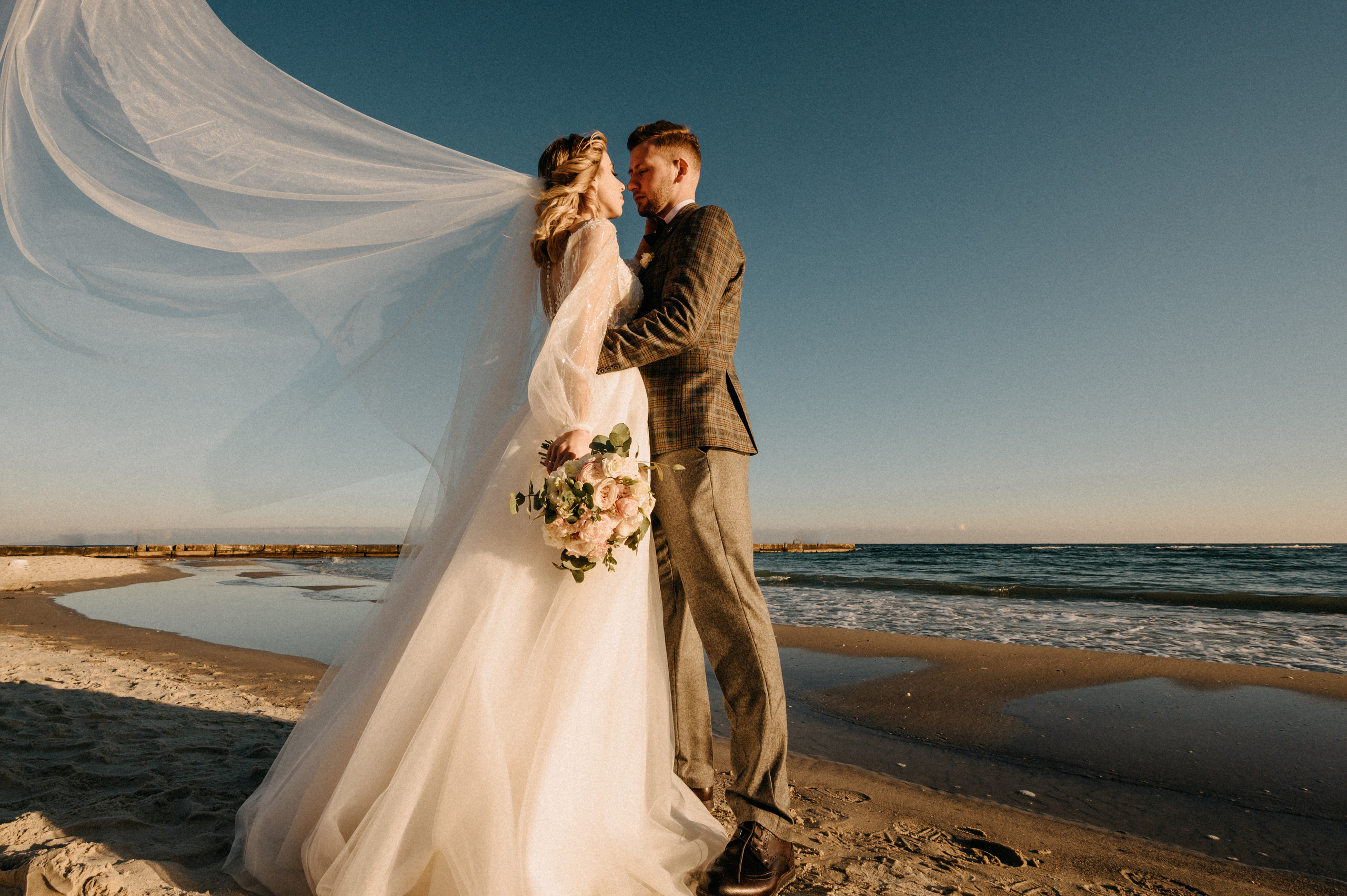 Дима и Света и море в ноябре…