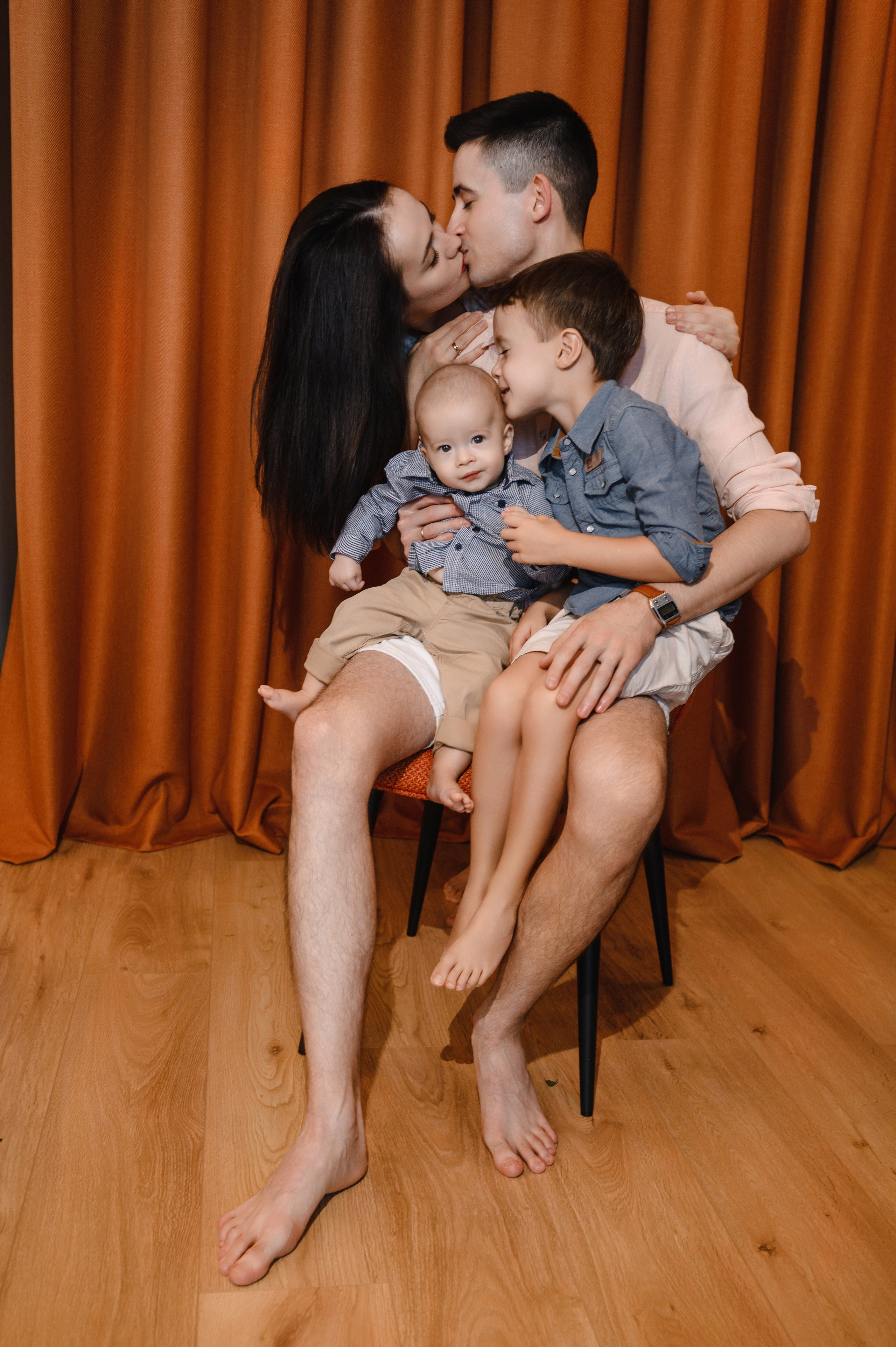 Семейная фотосессия дома