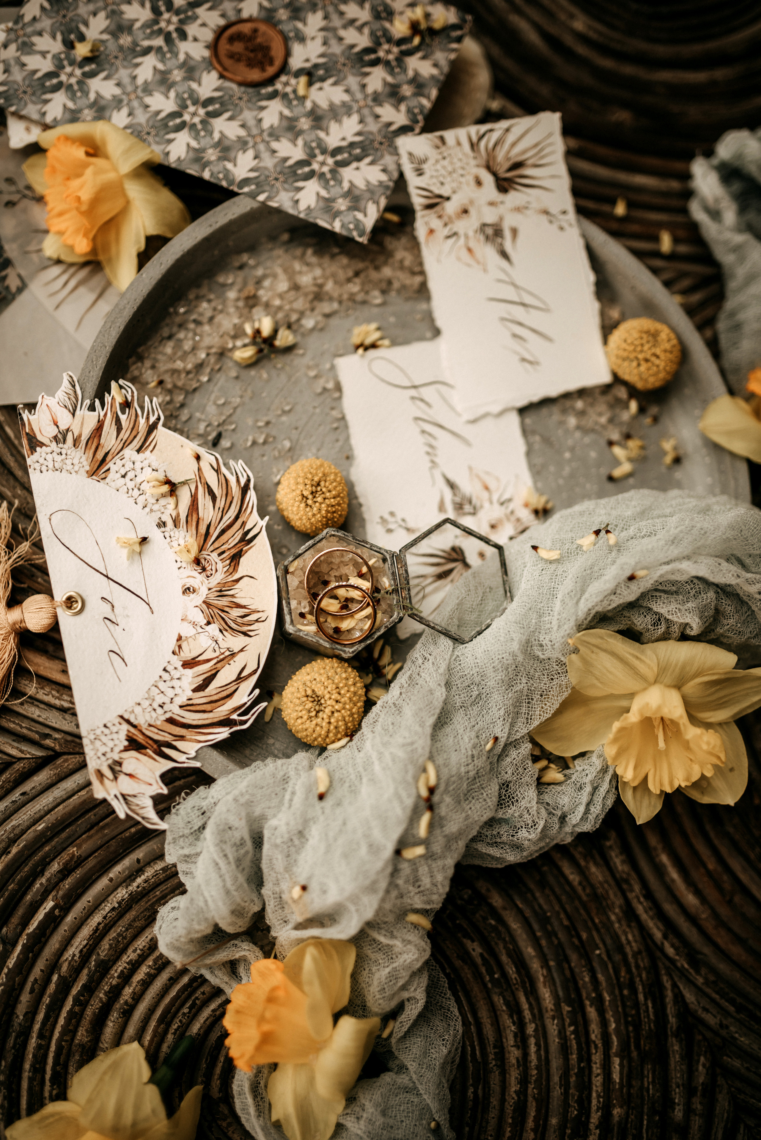 Под куполом