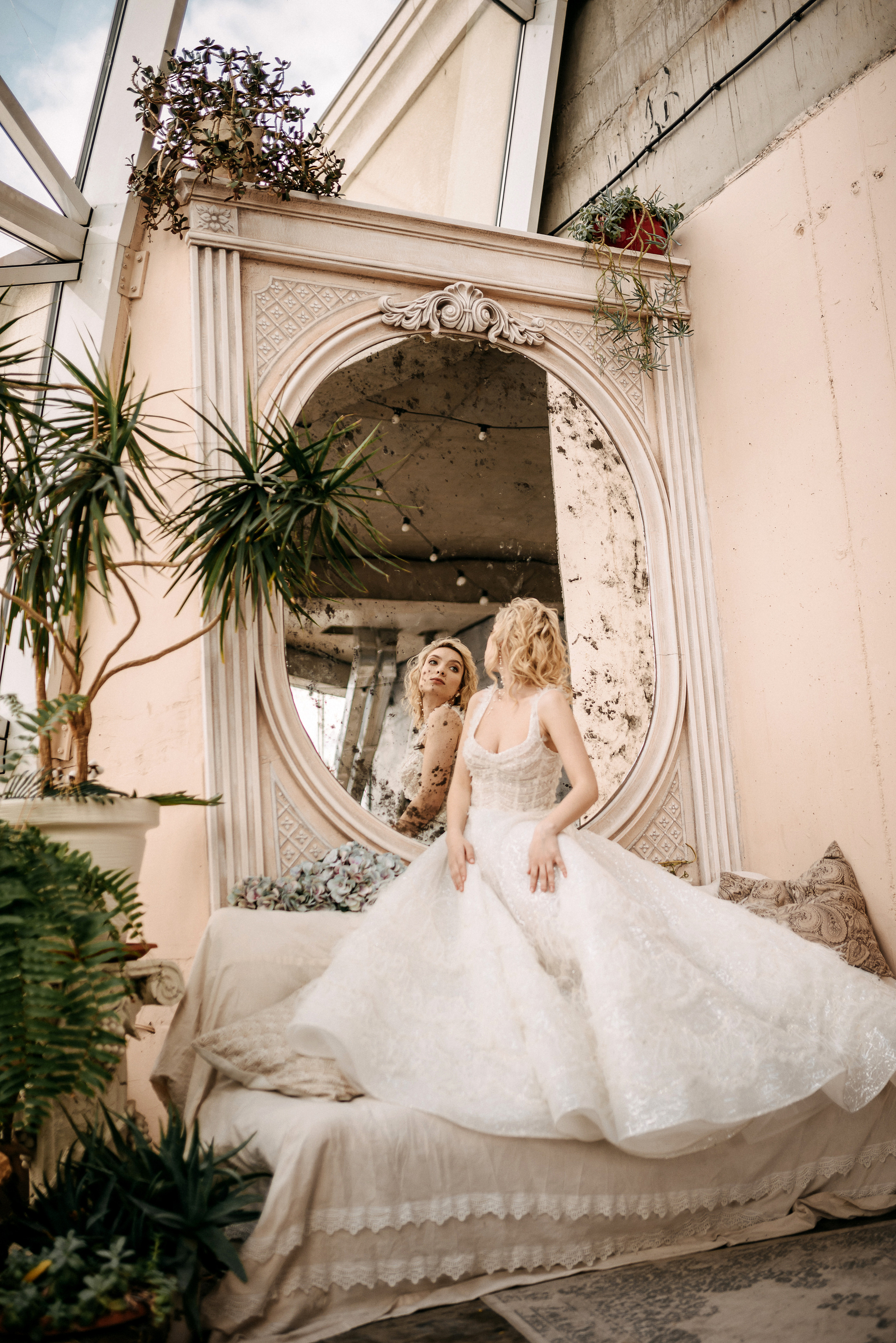 Под куполом