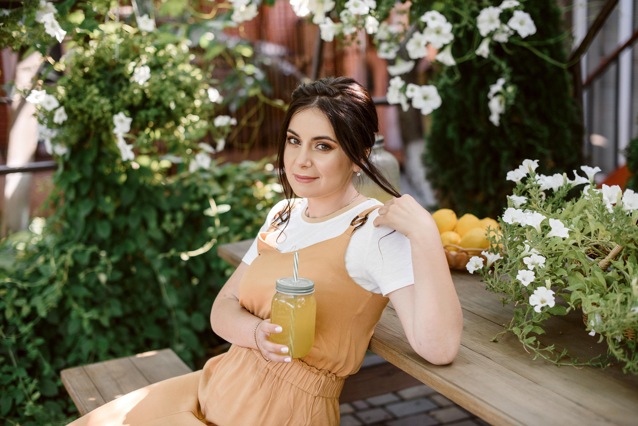 Вова и Юля на даче